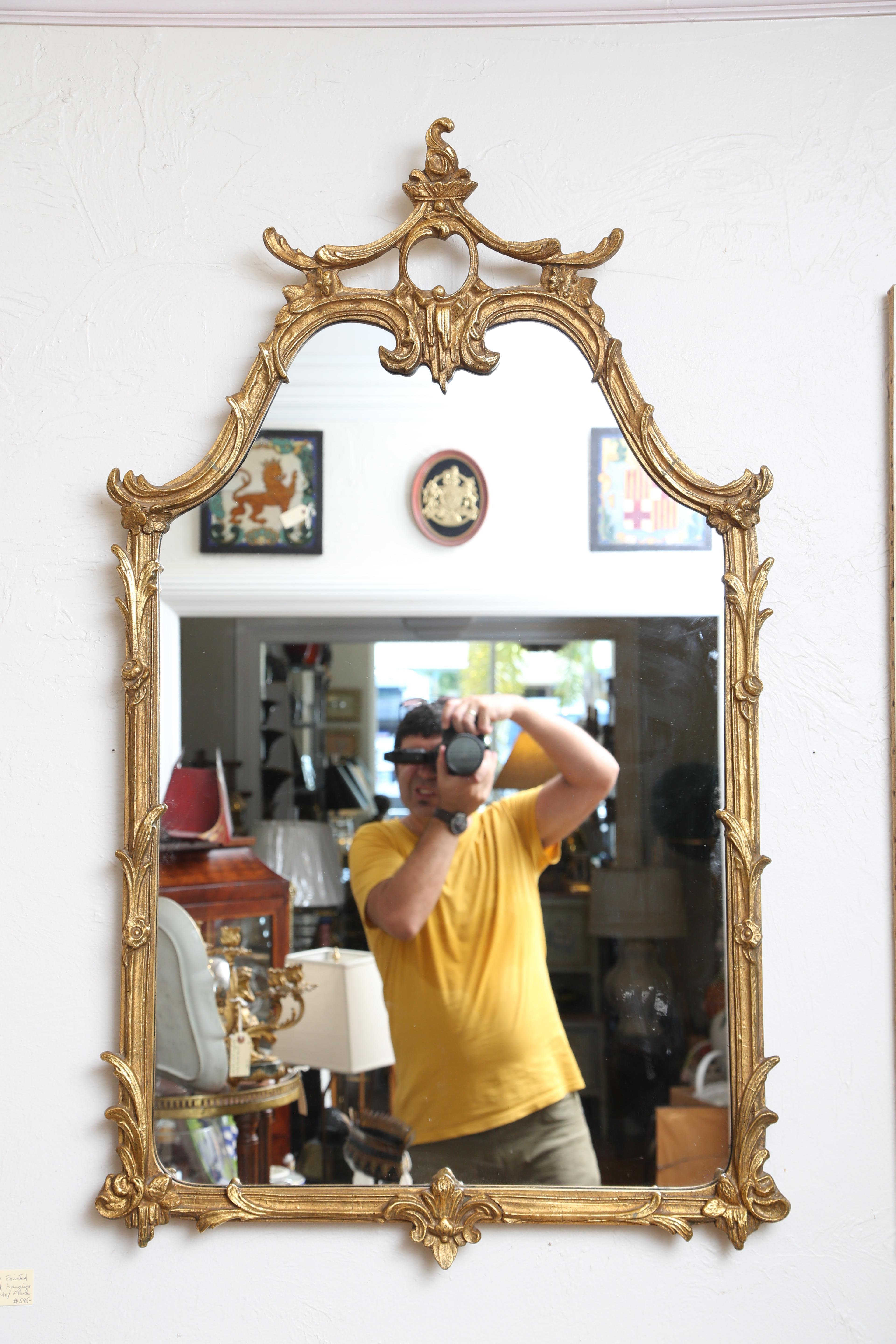Vergoldeter Spiegel im Pagodenstil von Decorative Arts Studio 1