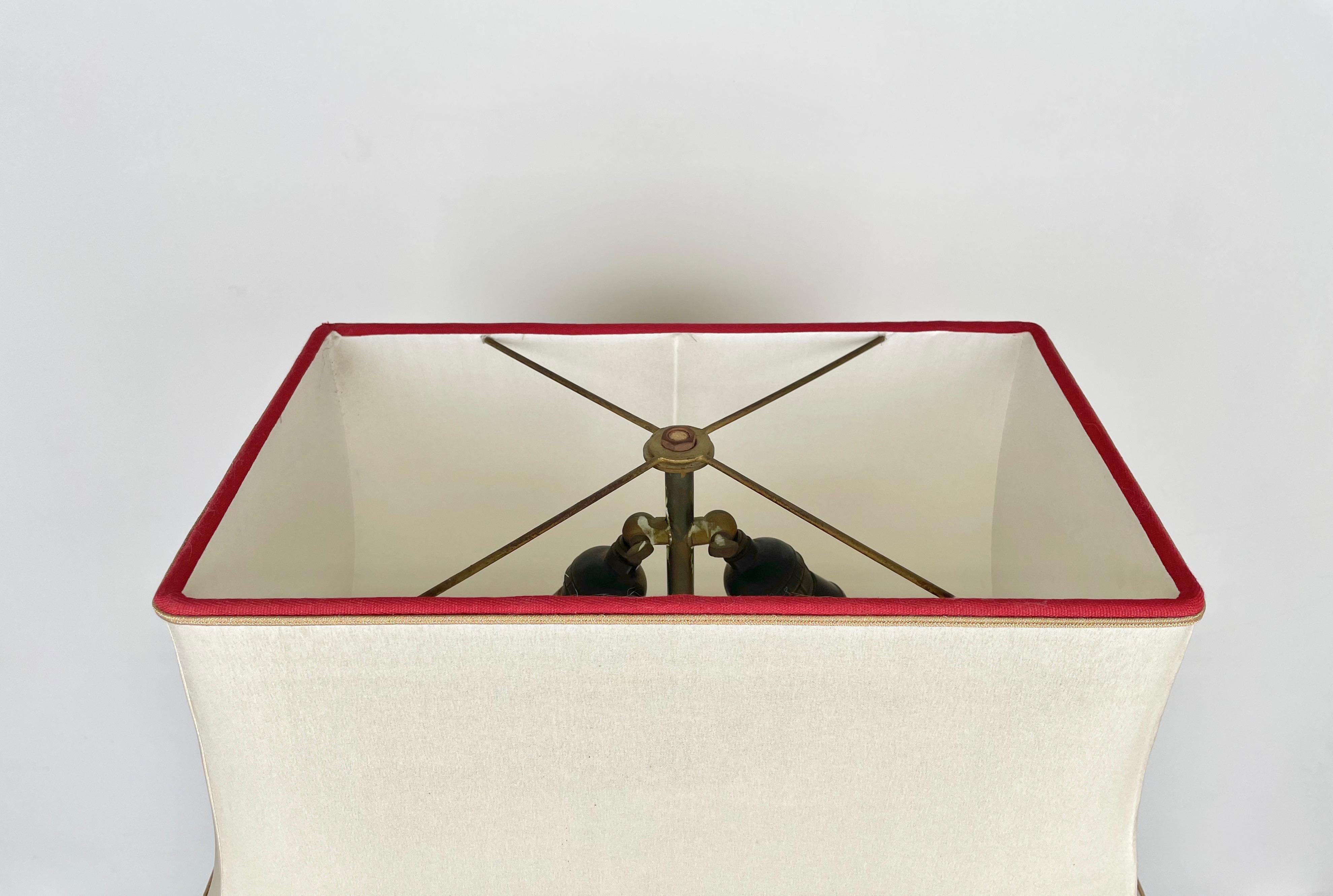 Lampe de table pagode en travertin, bois et laiton, Italie, années 1970 en vente 7