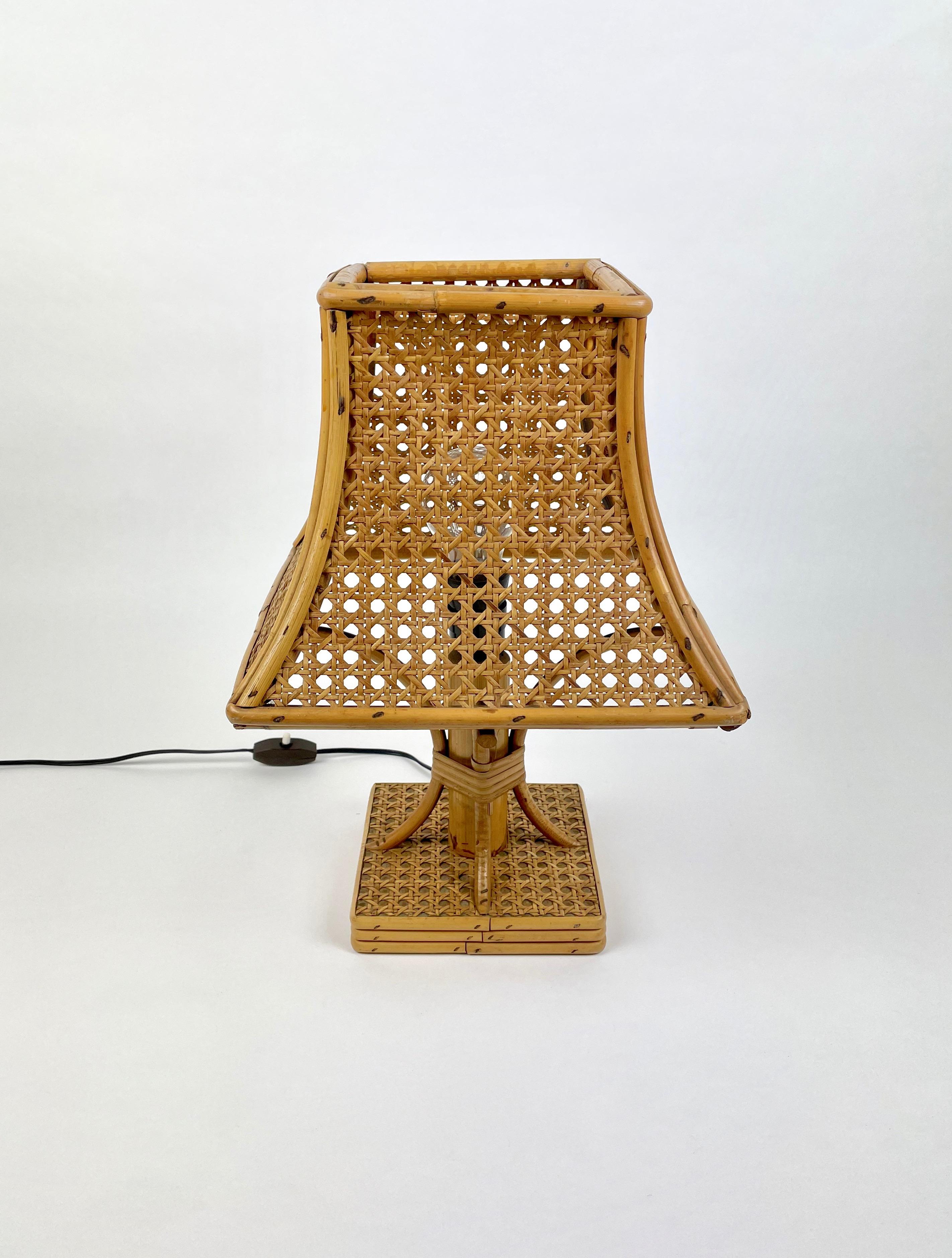 Italian Pagoda Table Lamp in Wicker, Italy, 1970s