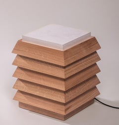 Grande lampe de table Pagode en Wood Oak et papier japonais naturel par Heilig Objects for Objects