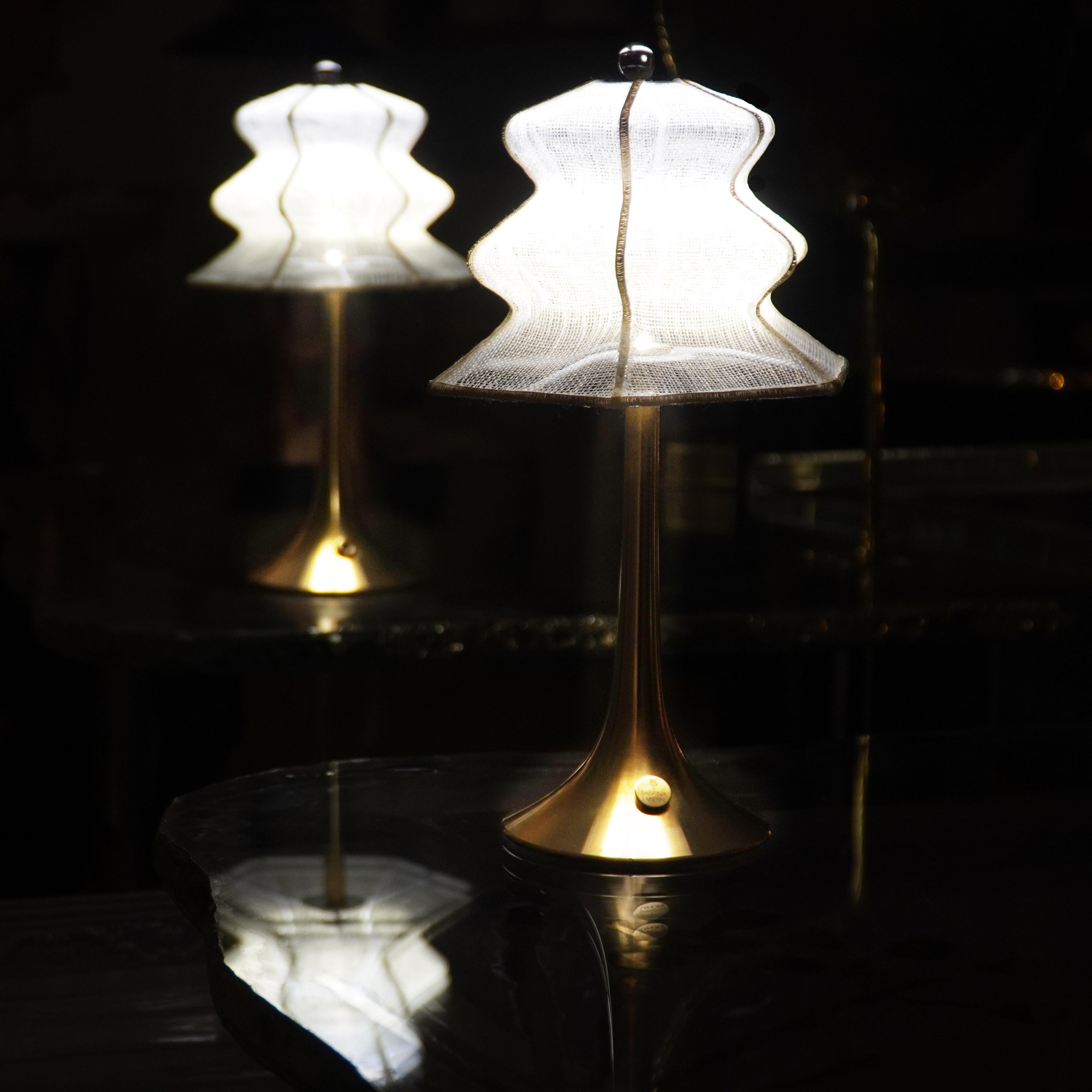 Lampada da tavolo contemporanea senza fili 