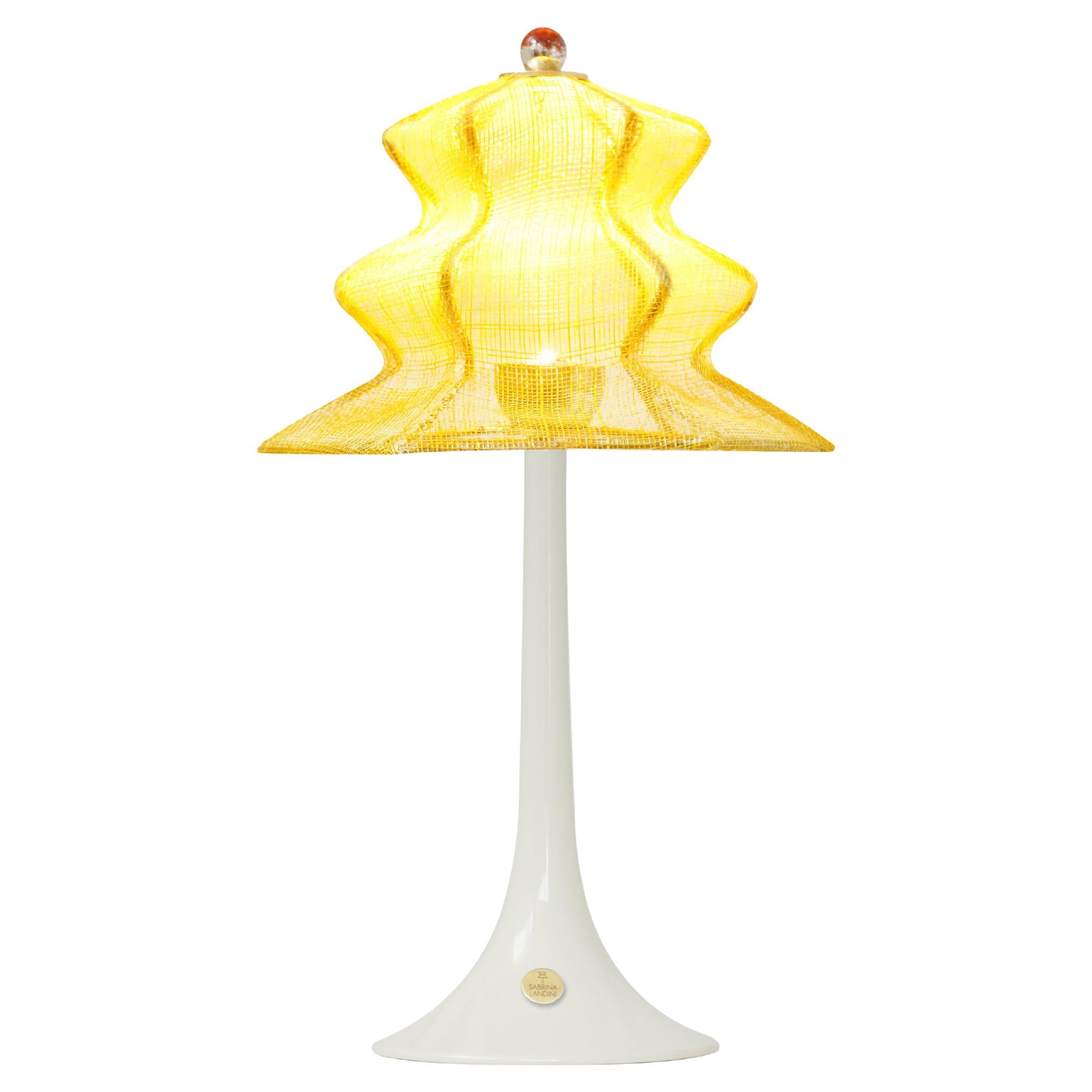 Lampada da tavolo contemporanea senza fili "Pagodina", colore del sole, laccata, cristallo