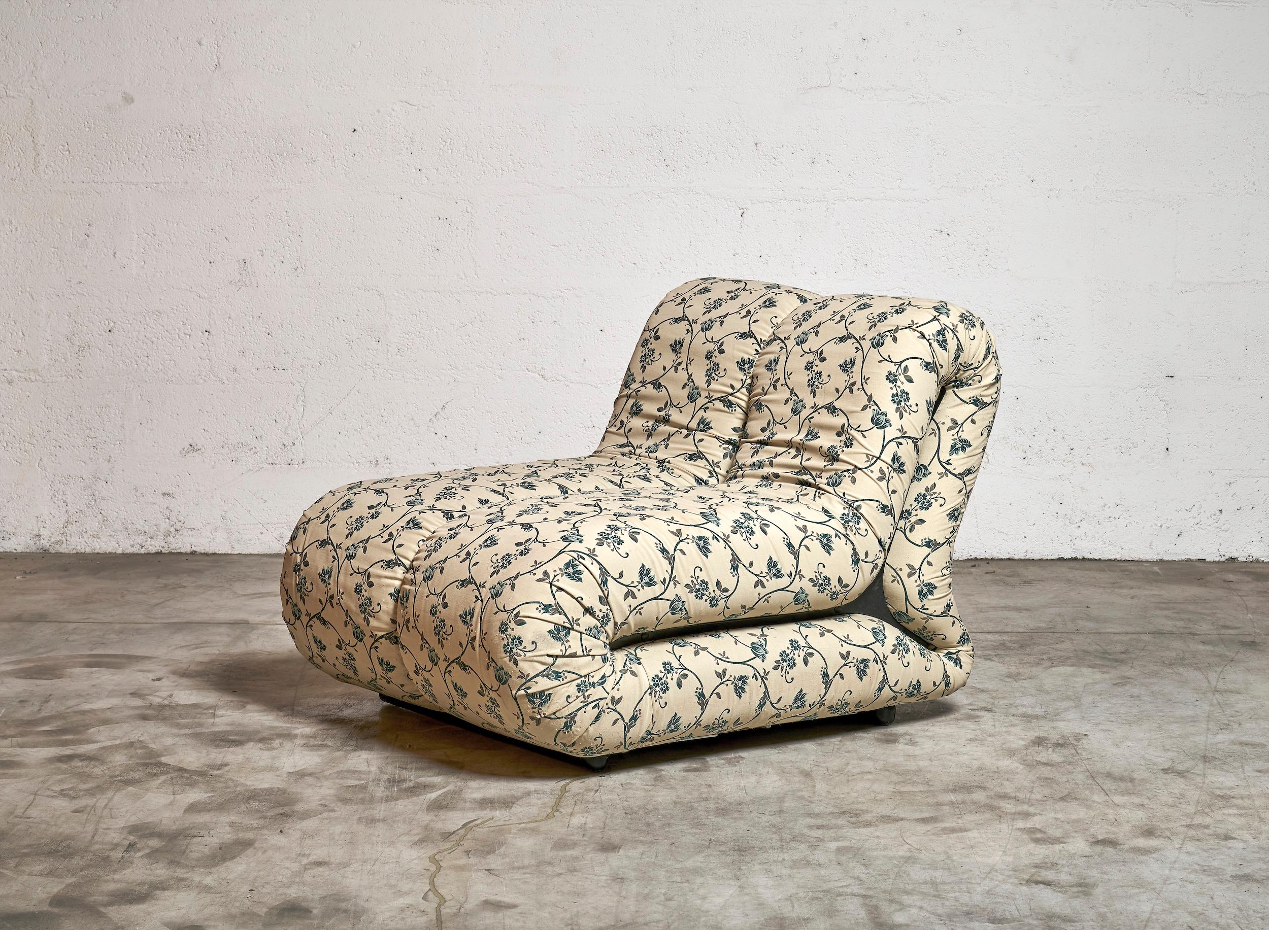 Pagru armchair by Claudio Vagnoni for 1p, 1968

Available :
- 4 pieces
- 1 ottoman
- 2 corner

New Upholstery on request