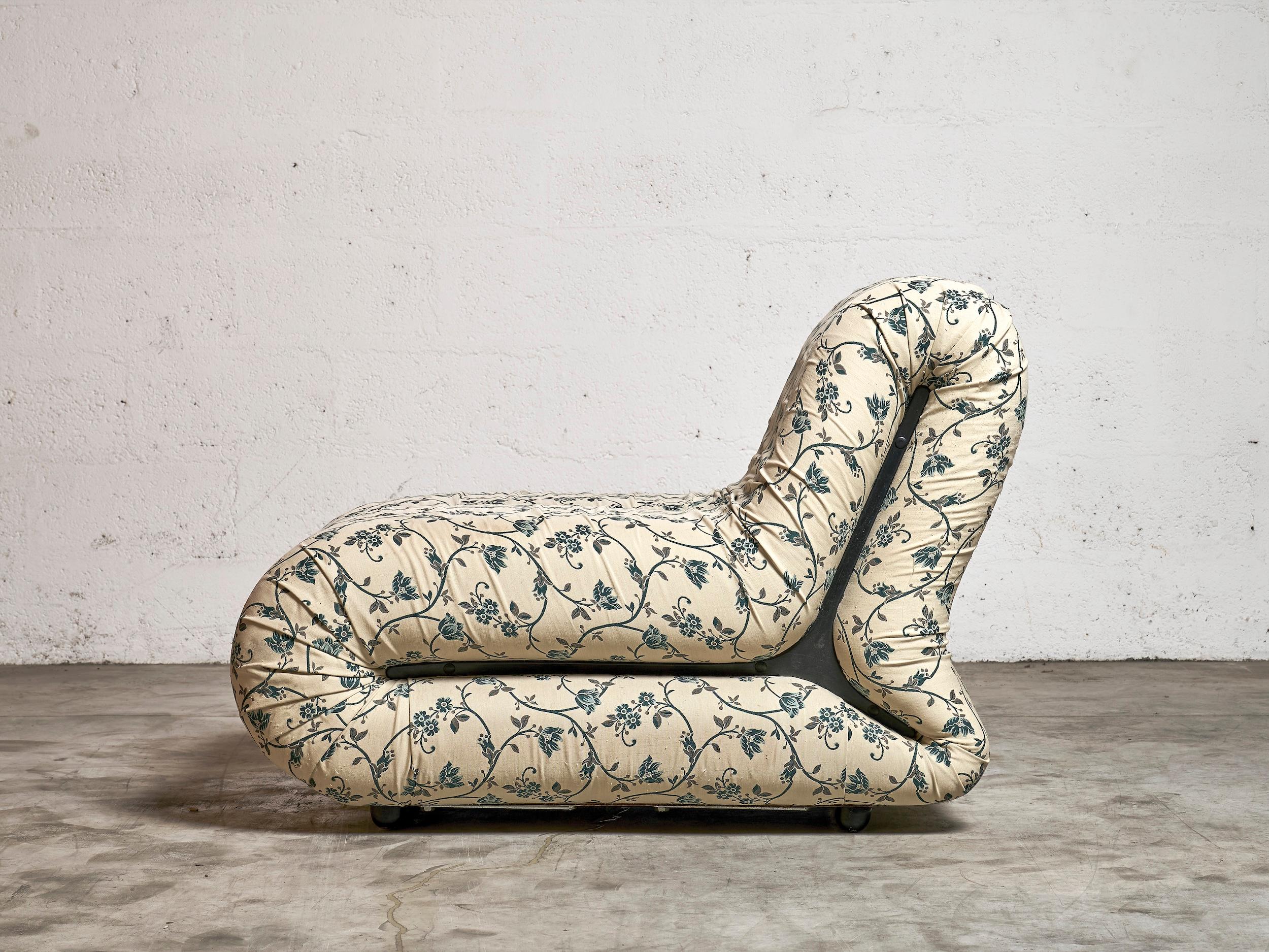 Italian Pagru armchair by Claudio Vagnoni for 1p, 1968 For Sale