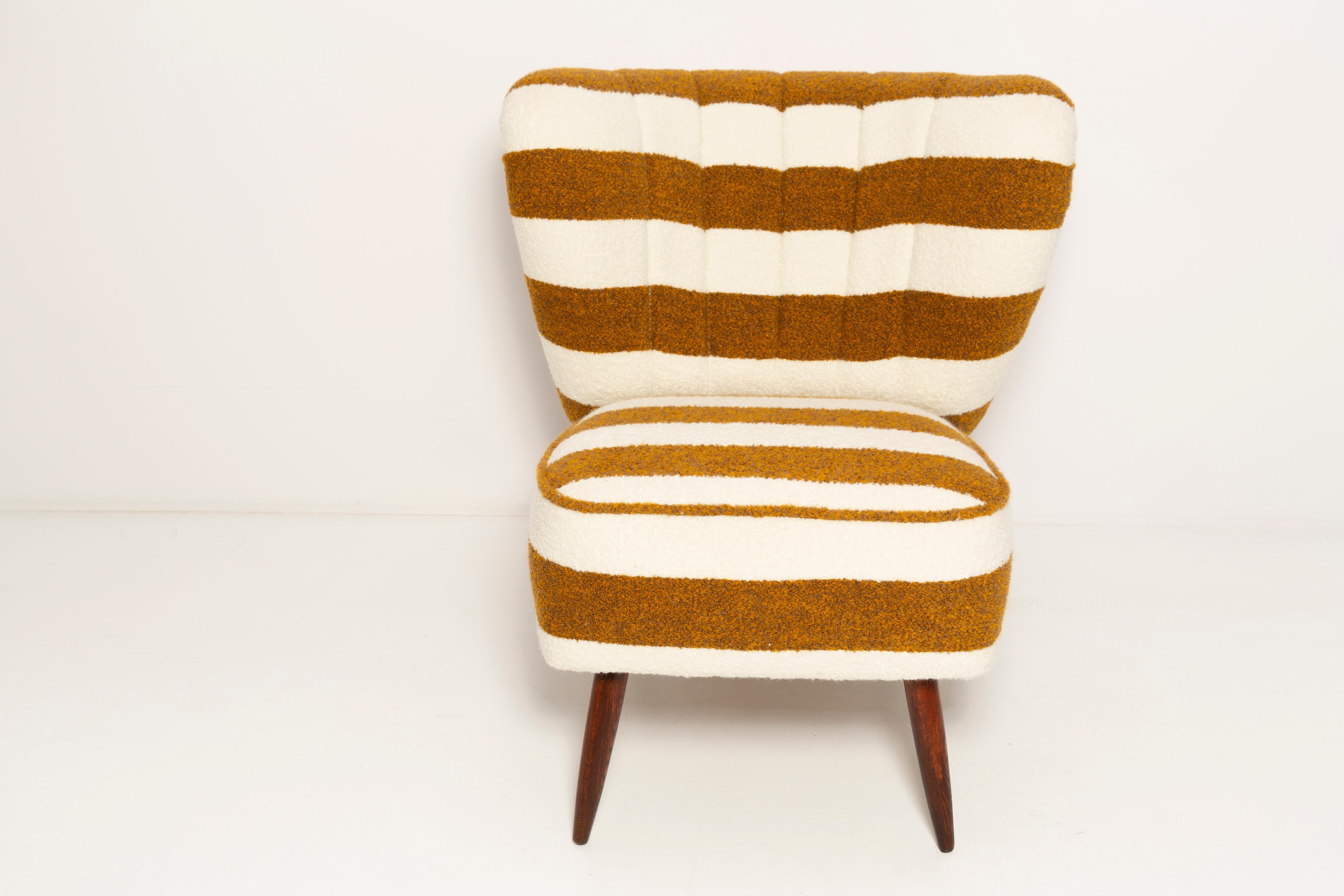 Pai of Mid Century White and Mustard Boucle Club Armchairs, Europe, 1960s For Sale 6