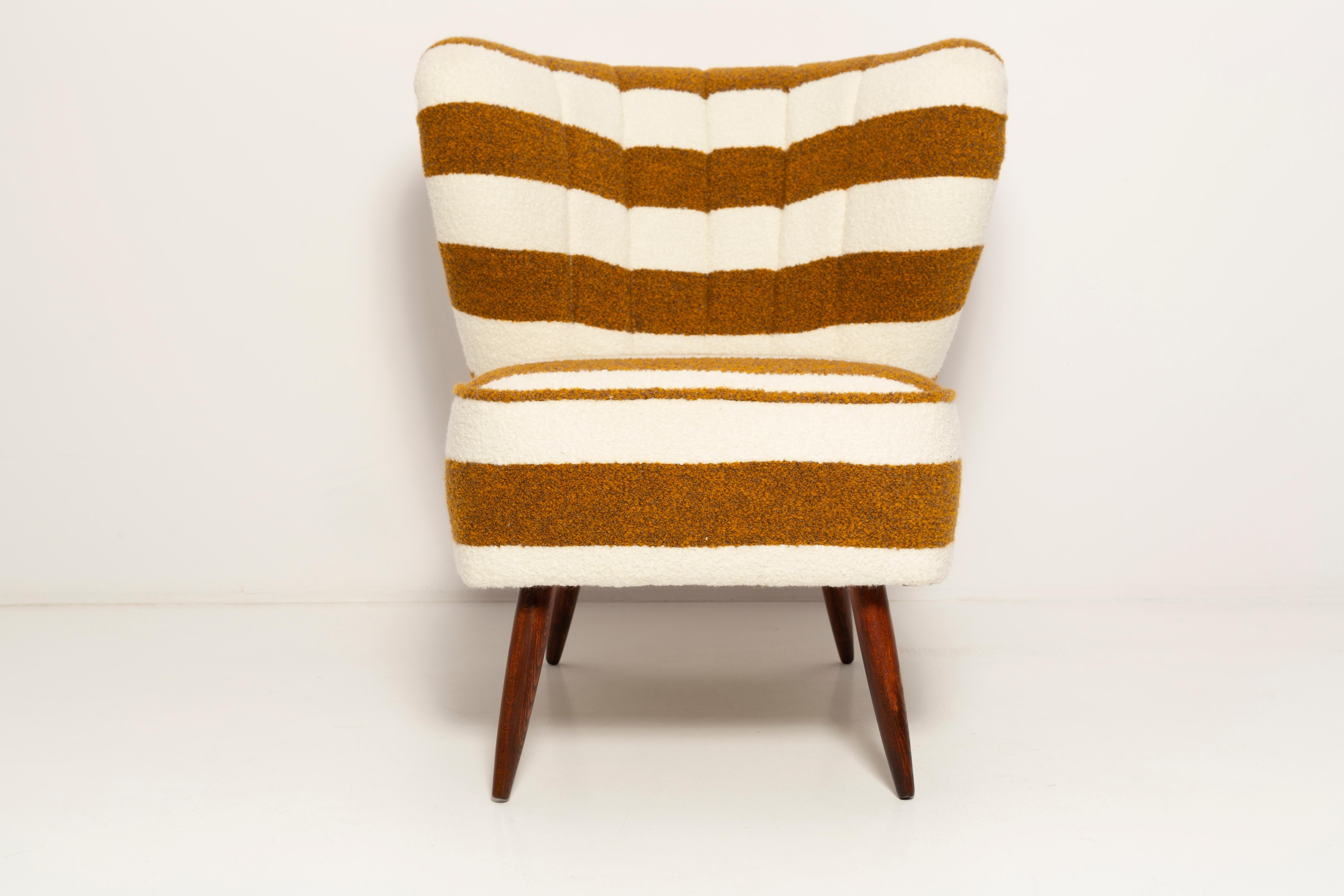 Pai of Mid Century White and Mustard Boucle Club Armchairs, Europe, 1960s For Sale 7