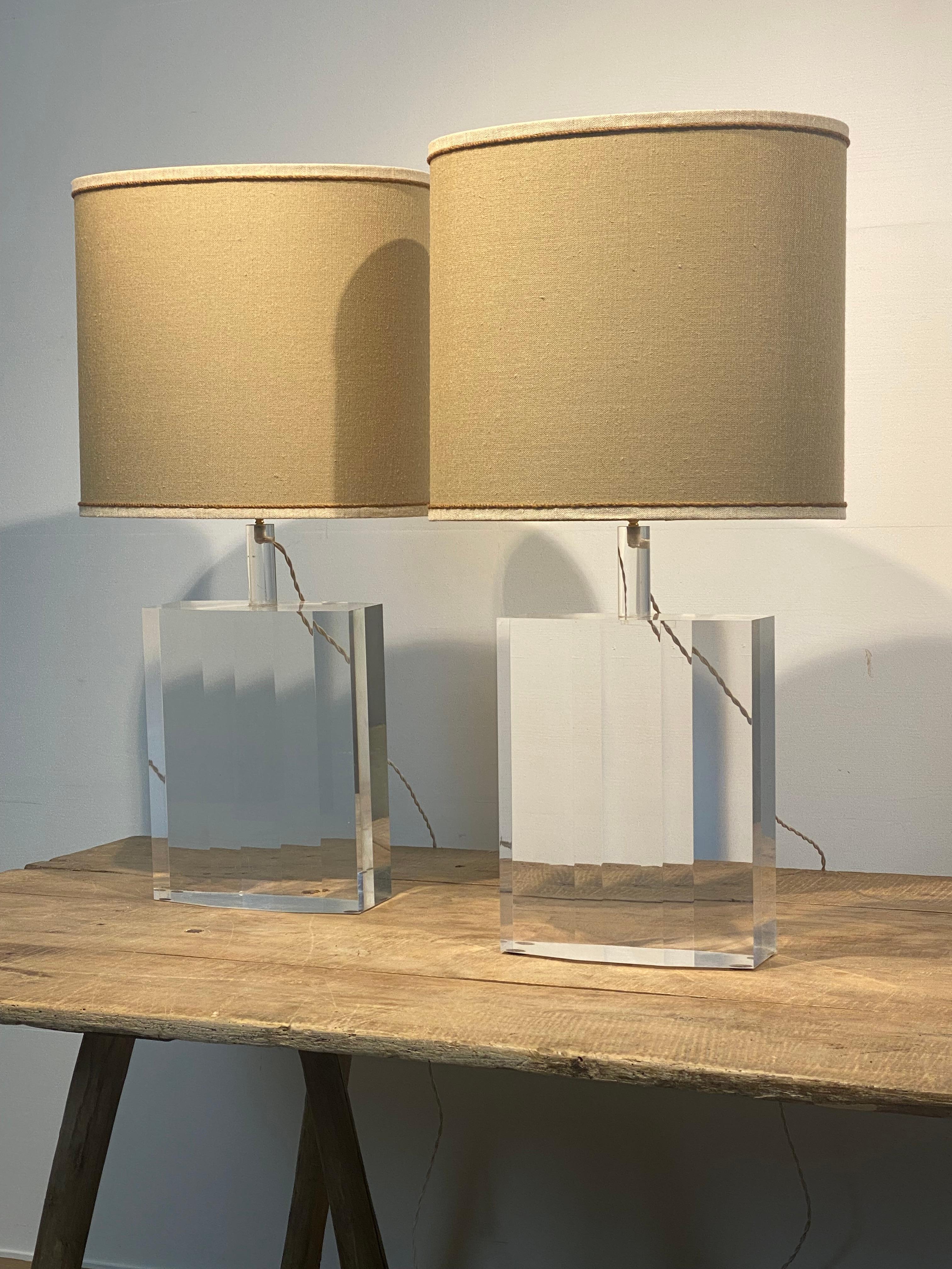 Paid of Vintage Plexi table Lamps For Sale 4