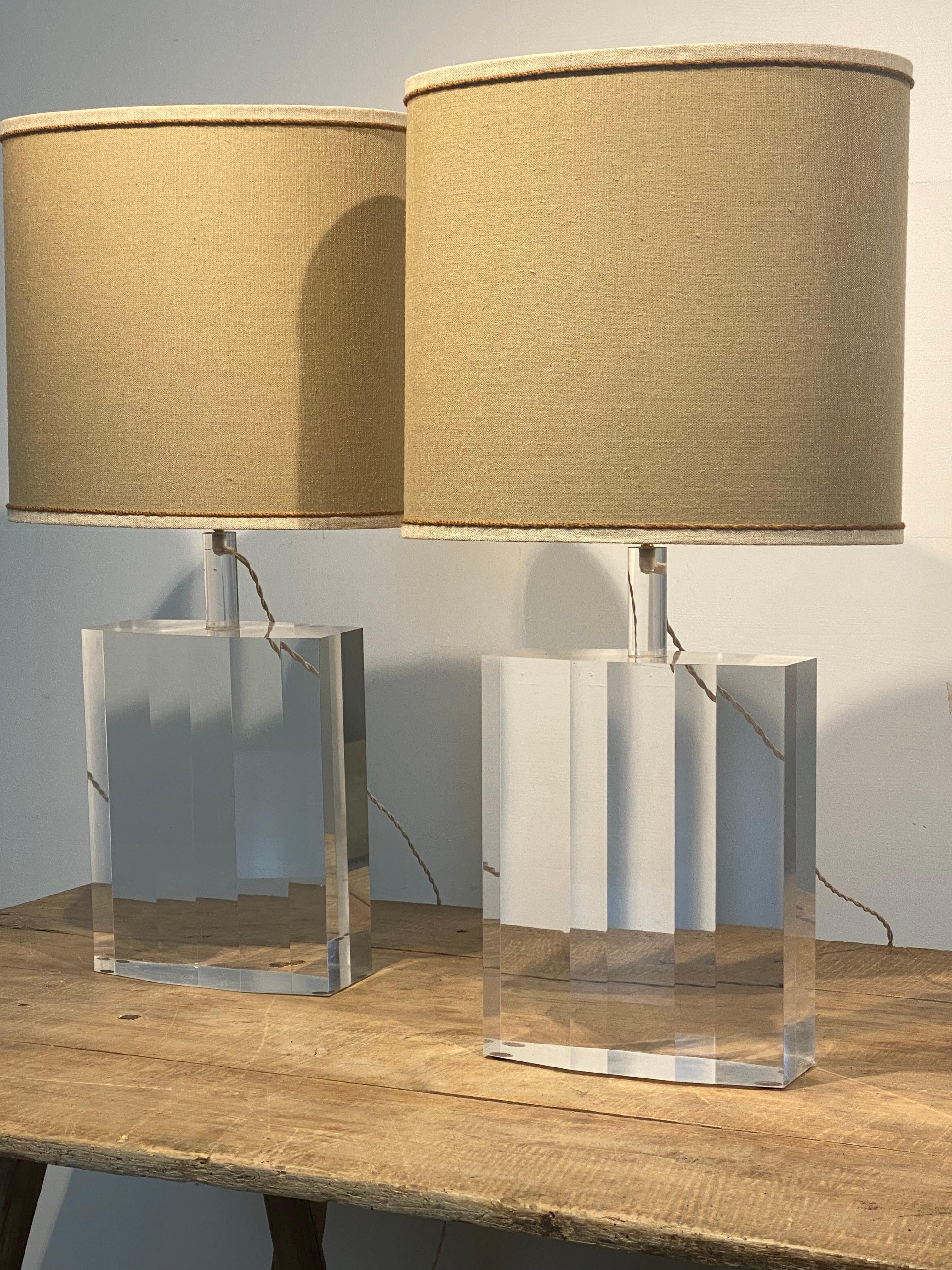 Paid of Vintage Plexi table Lamps For Sale 5