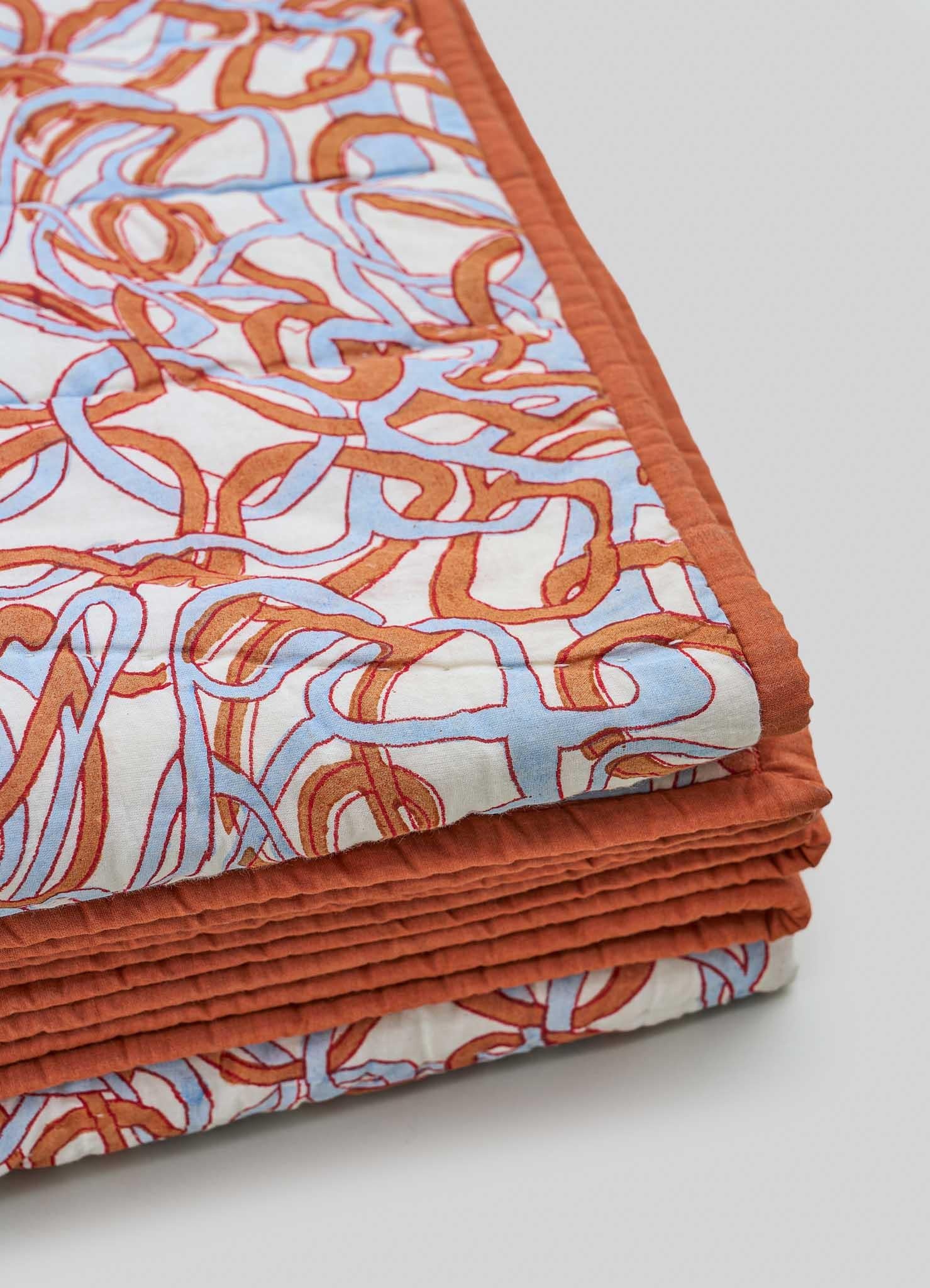Colcha Paigah Naranja y Azul, Viya By Vikram Goyal Tejido a mano en venta