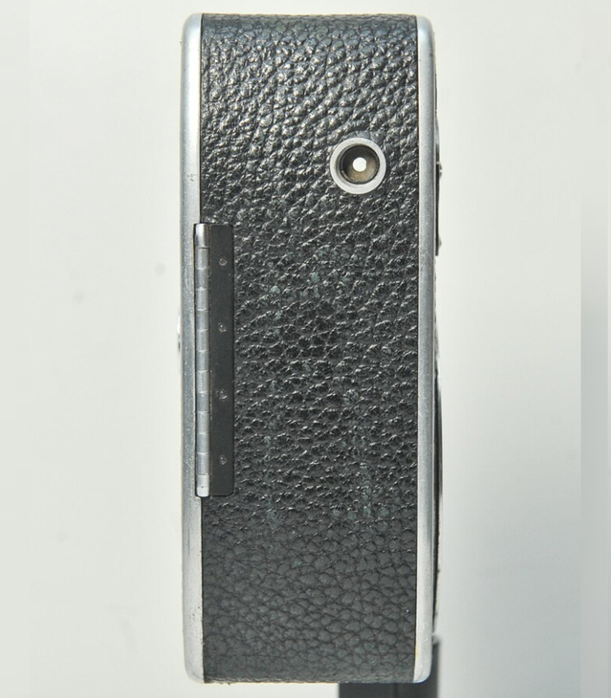 Paillard-Bolex L8 Cámara mecánica de 8 mm de cuerda con objetivo fijo Yvar de 12,5 mm F2,8 Suizo en venta