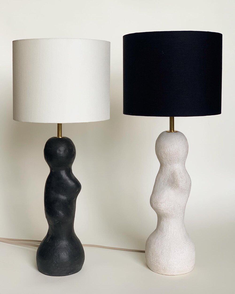 Lamp: h 14'“ x w 6”

Shade: Oyster or Black Linen, h 11” x w 13”

Hardware: Unfinished Brass

*Shade color may be custom.


Pain for daylight lamp is hand sculpted and made to order. Please allow for slight variations between each piece, as
