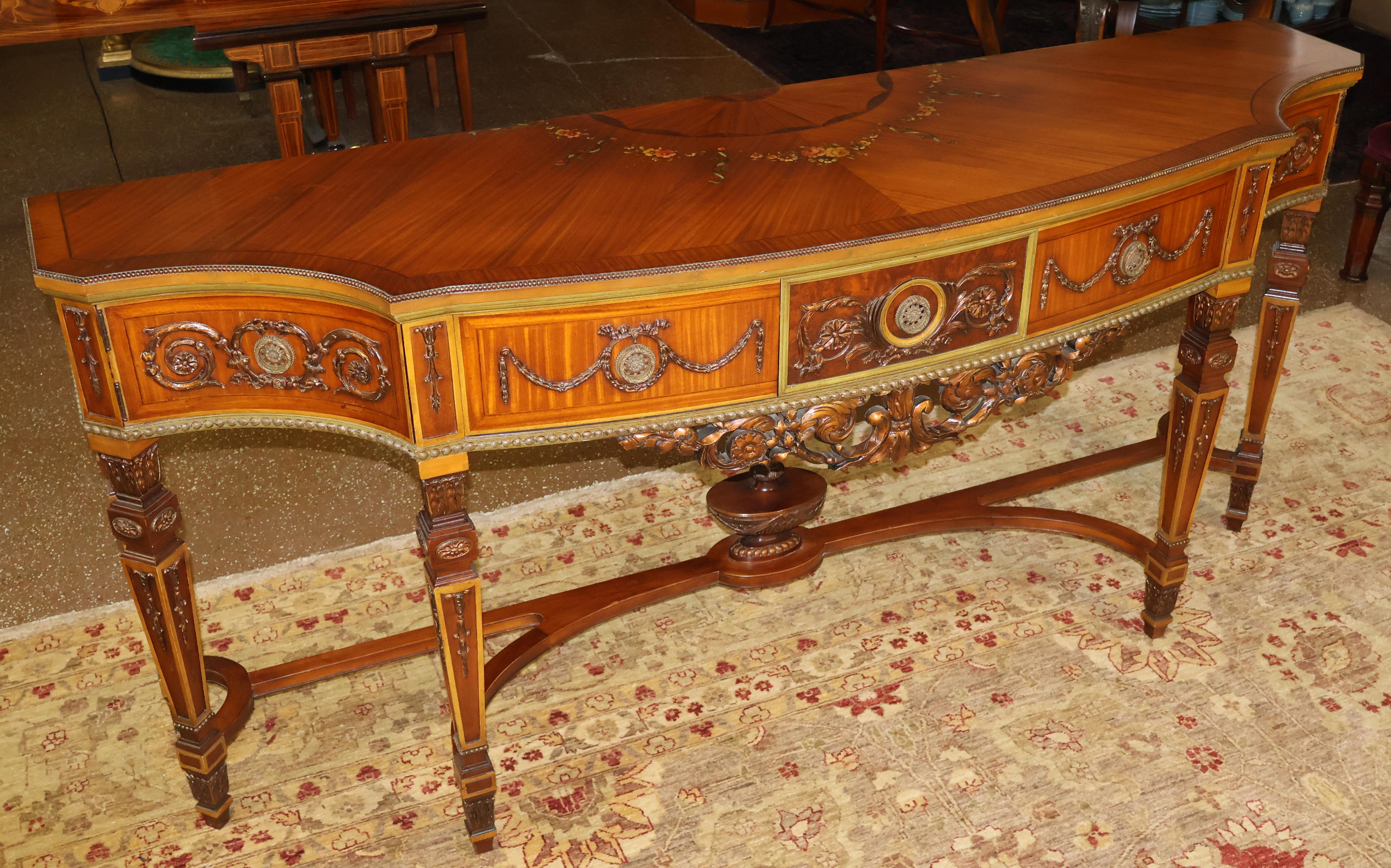 Americano Credenza buffet server in stile Adams, decorata a vernice, con radica e legno satinato in vendita
