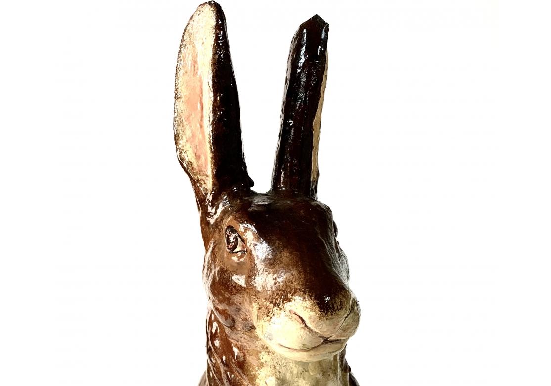 Bemalte Bunny-Skulptur aus Zement im Angebot 7