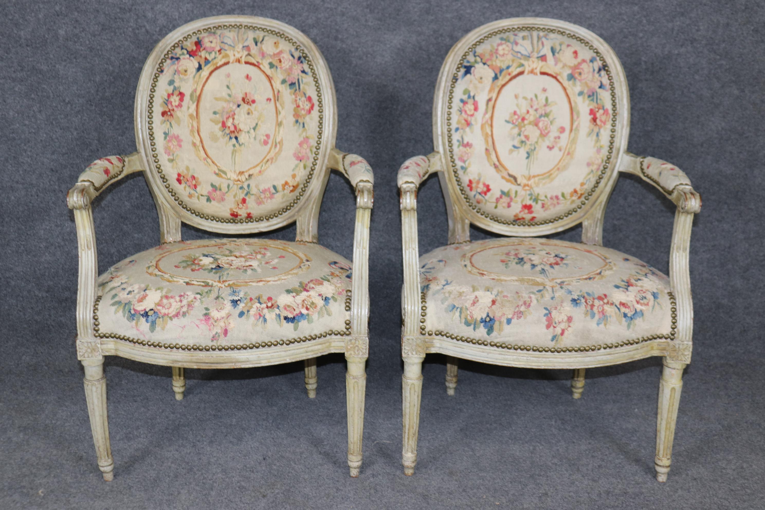 Paint Decorated French Louis XVI Tapestry Upholstered French Salon Set In Good Condition For Sale In Swedesboro, NJ