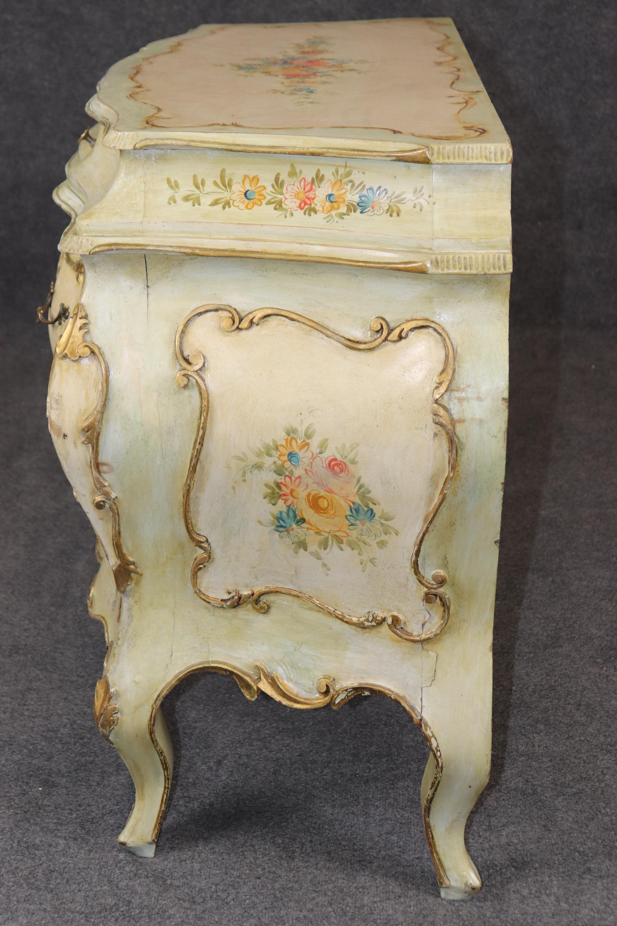 Paint Decorated Venetian Bombe Italian Commode Dresser Circa 1940 In Good Condition In Swedesboro, NJ