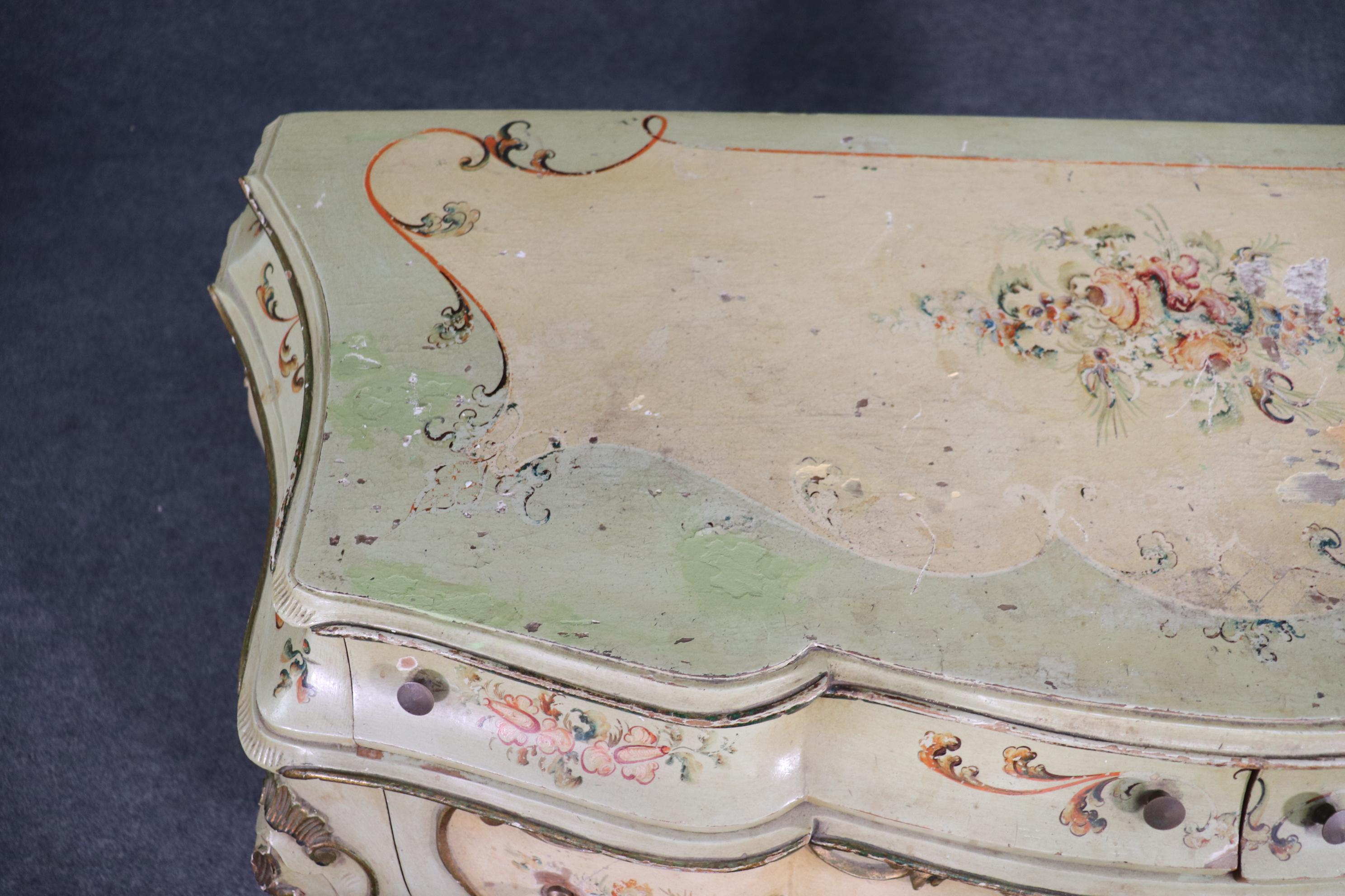 Paint Decorated Venetian Bombe Rococo Commode, Circa 1920s 3