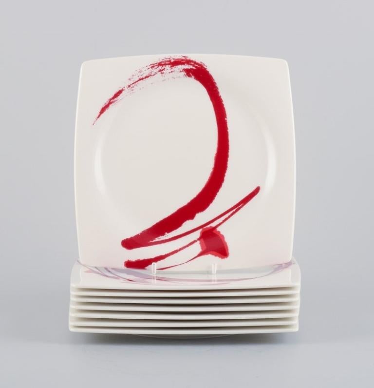 Colección Paint It Red - Vainilla Roja, Royal Fine China, un juego de seis platos de diseño moderno con motivo abstracto.
Dos platos de ensalada, dos platos hondos y dos platos llanos.
Finales del siglo XX.
Marcado.
En perfecto estado.
Plato llano: