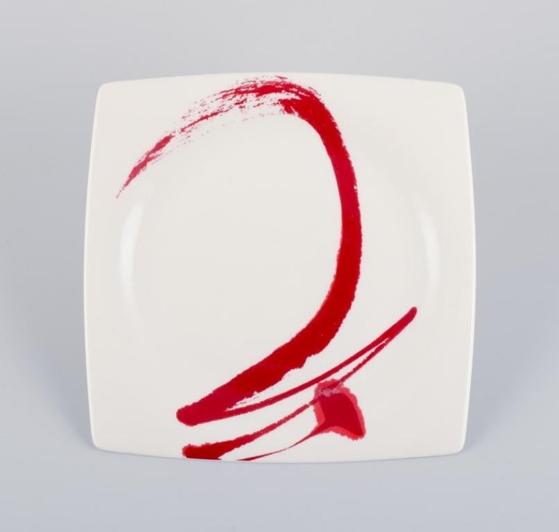 Paint It Red Collection - Red Vanilla, Royal Fine China, six porcelain plates In Excellent Condition In Copenhagen, DK