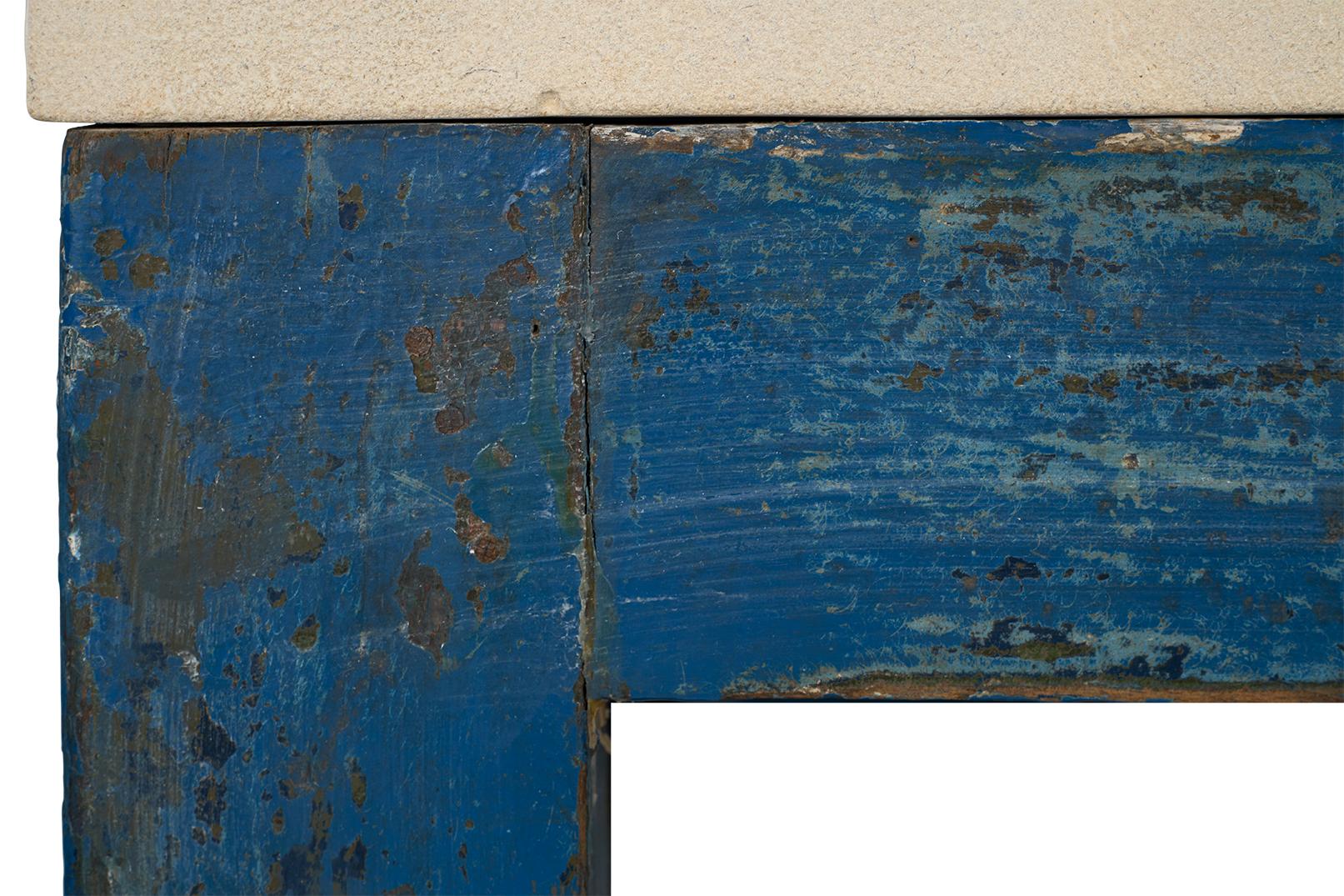 Peinture d'une table de magasin Patina en tant que table basse en vente 1