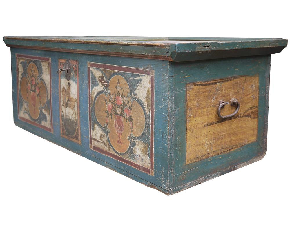 Measures:
H.60cm, W. 150cm, D. 70cm
H.23.6 in, W.59.1 in, D. 27.6 in

Antique decorated chest, partially restored. Entirely painted in an intense blue color, it has two panels on the front containing cups of flowers and apotropaic symbols.
At