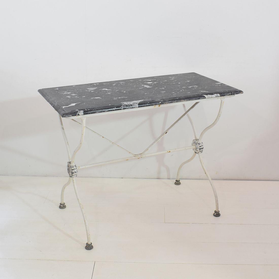 Painted 19th Century French Iron Marble Top Garden Table In Good Condition In Buisson, FR