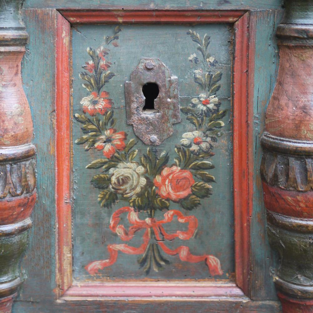 Painted Alpine Blanket Chest In Good Condition In Vo', Veneto