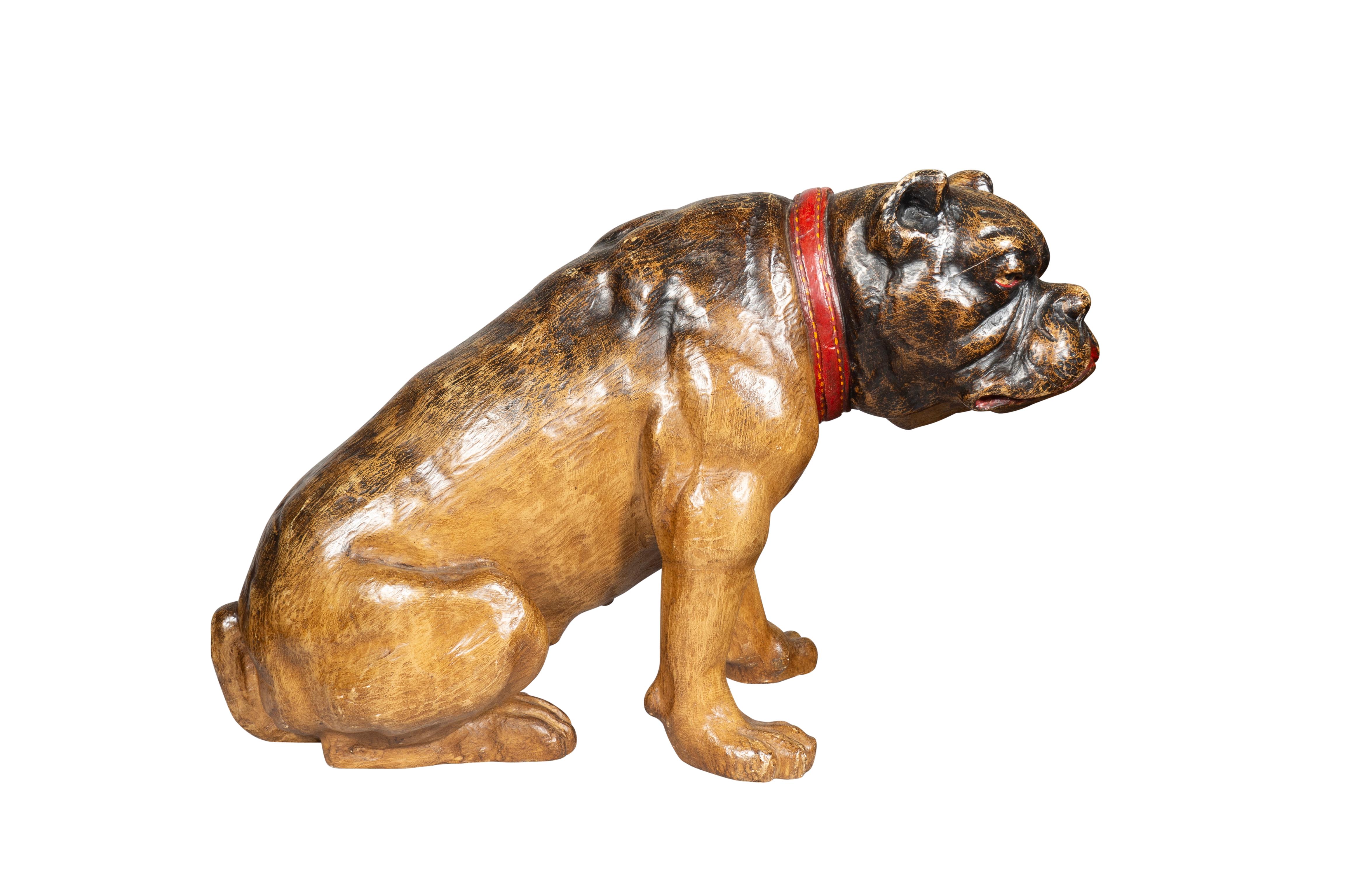 Bemalte und geschnitzte Bulldogge aus Holz (Englisch) im Angebot
