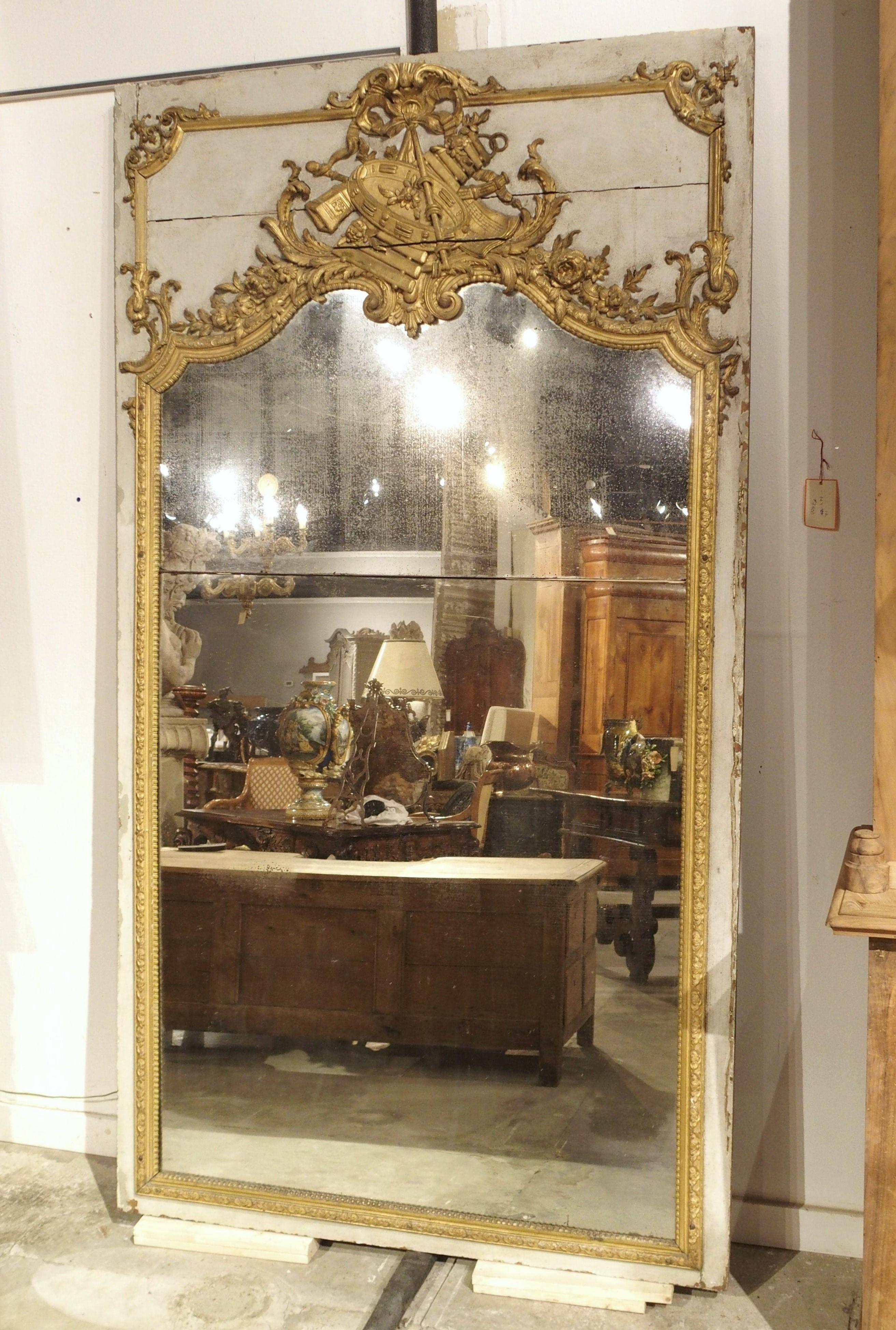 Painted and Giltwood French Régence Trumeau Mirror from Normandy, Circa 1720 For Sale 12