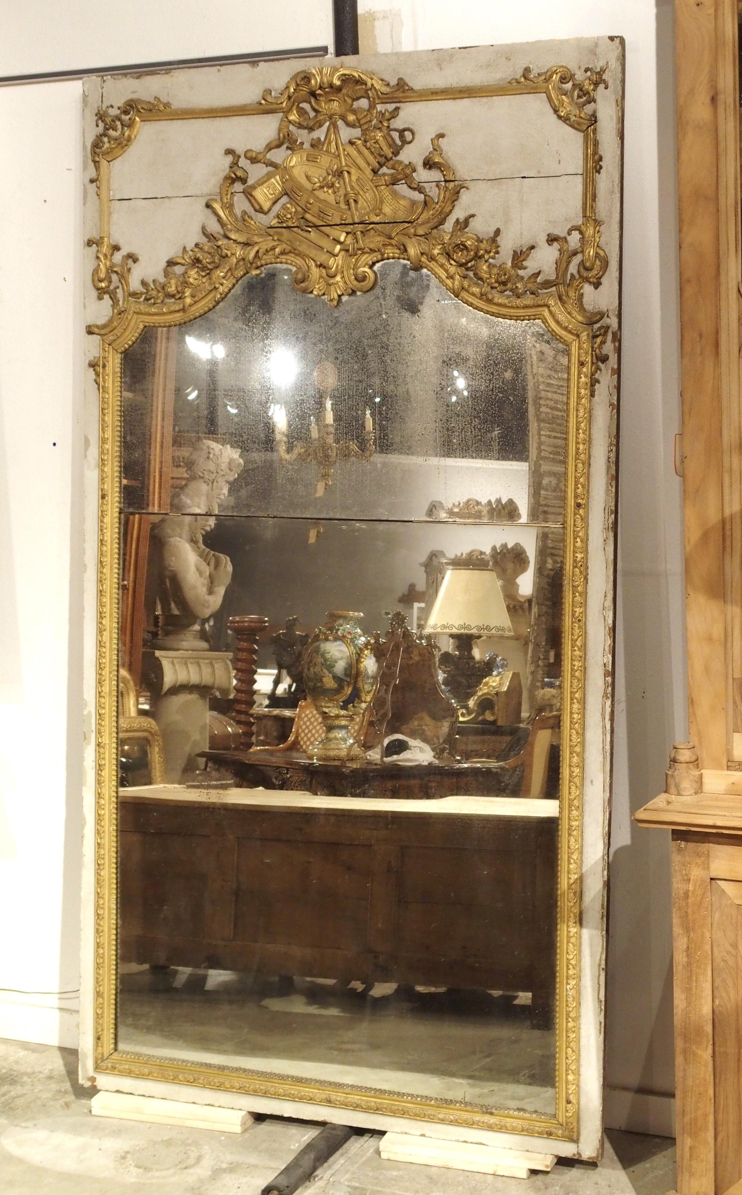 Hand-Painted Painted and Giltwood French Régence Trumeau Mirror from Normandy, Circa 1720 For Sale