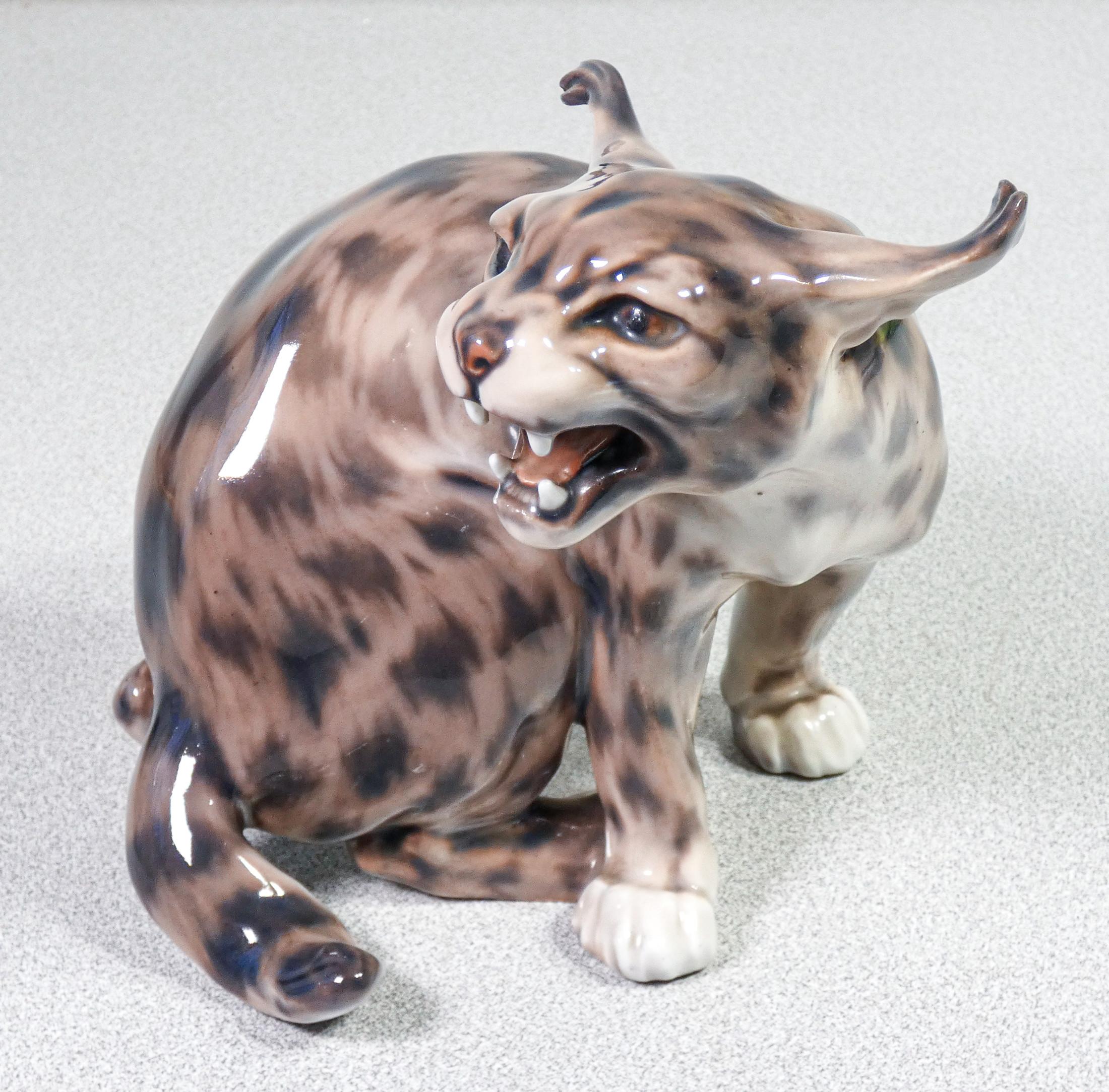 Painted and Glazed Porcelain Sculpture by Jens Peter Dahl-Jensen Roaring Lynx In Good Condition In Torino, IT