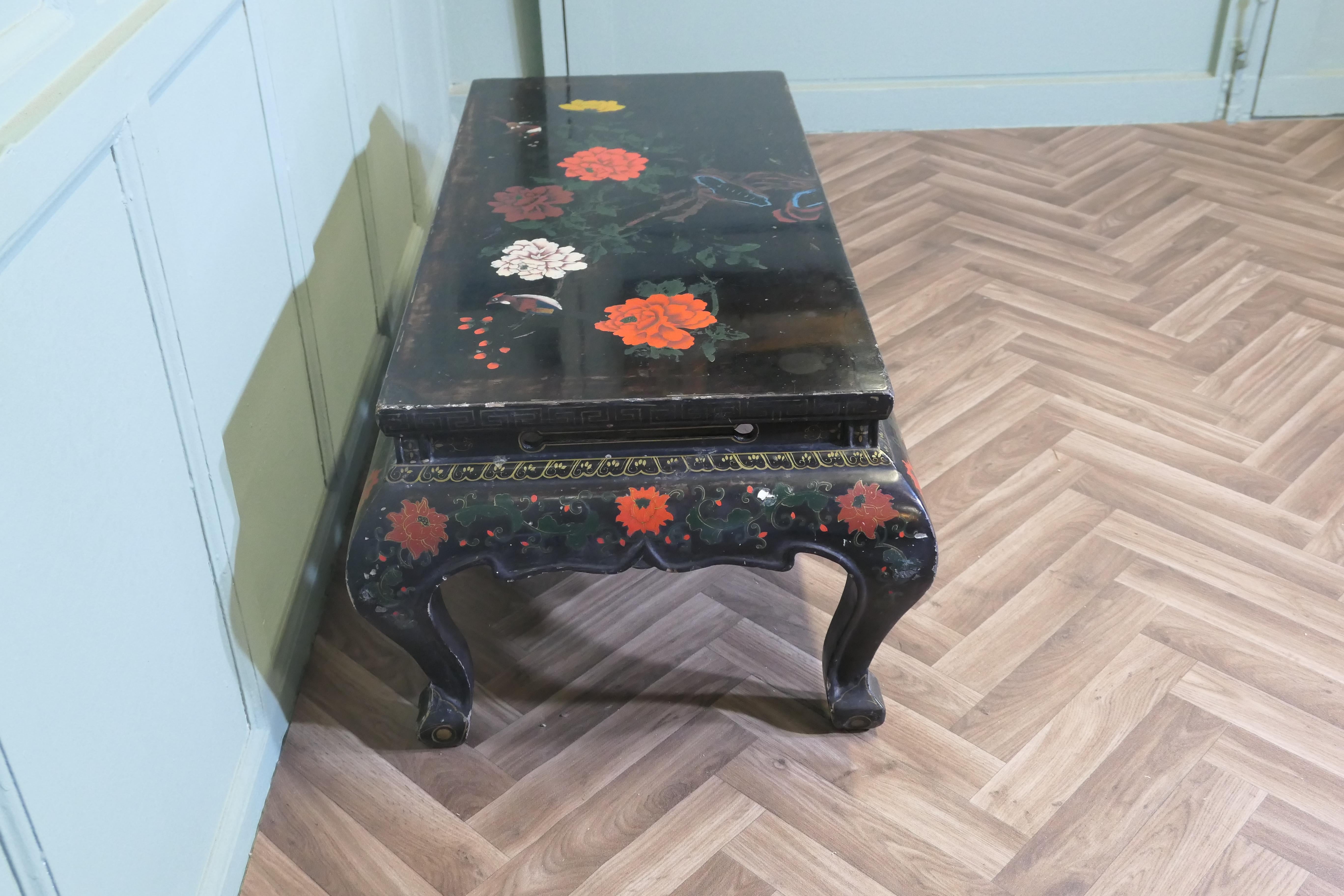 Painted and Lacquered Chinoiserie Coffee Table For Sale 2