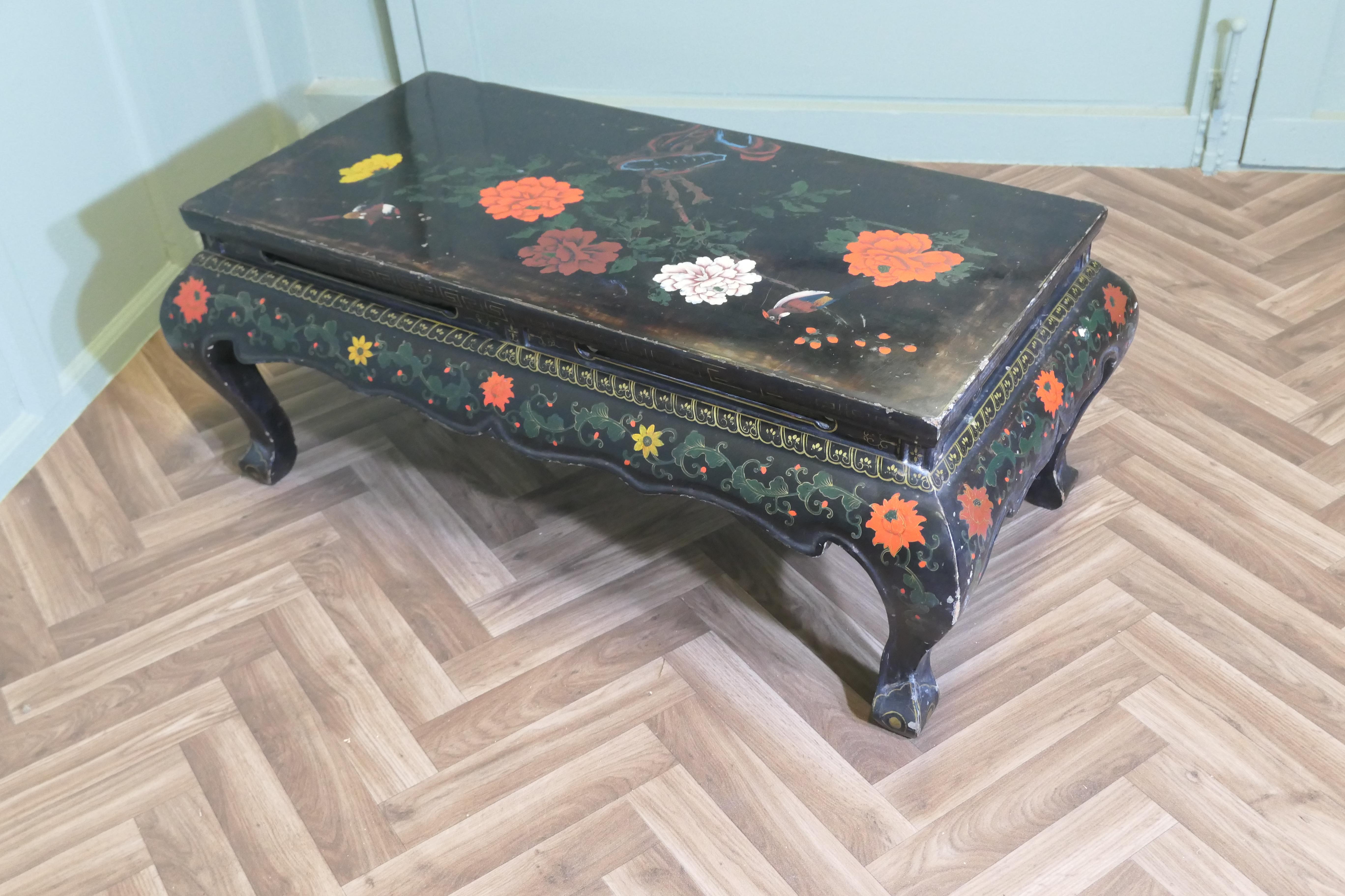 Painted and Lacquered Chinoiserie Coffee Table For Sale 3