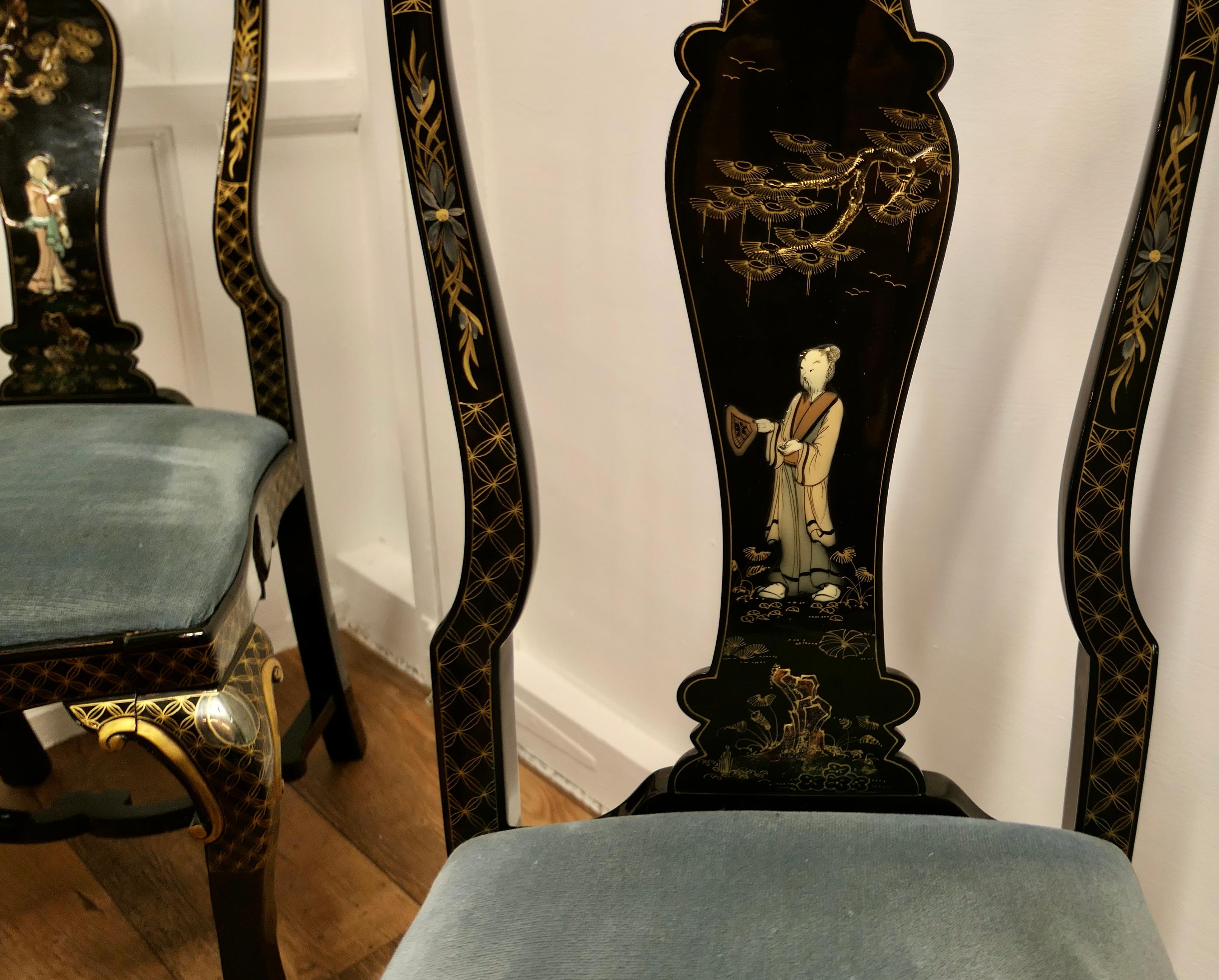 Painted and Lacquered Chinoiserie Dining Chairs a Lovely Looking Set of Four  For Sale 3