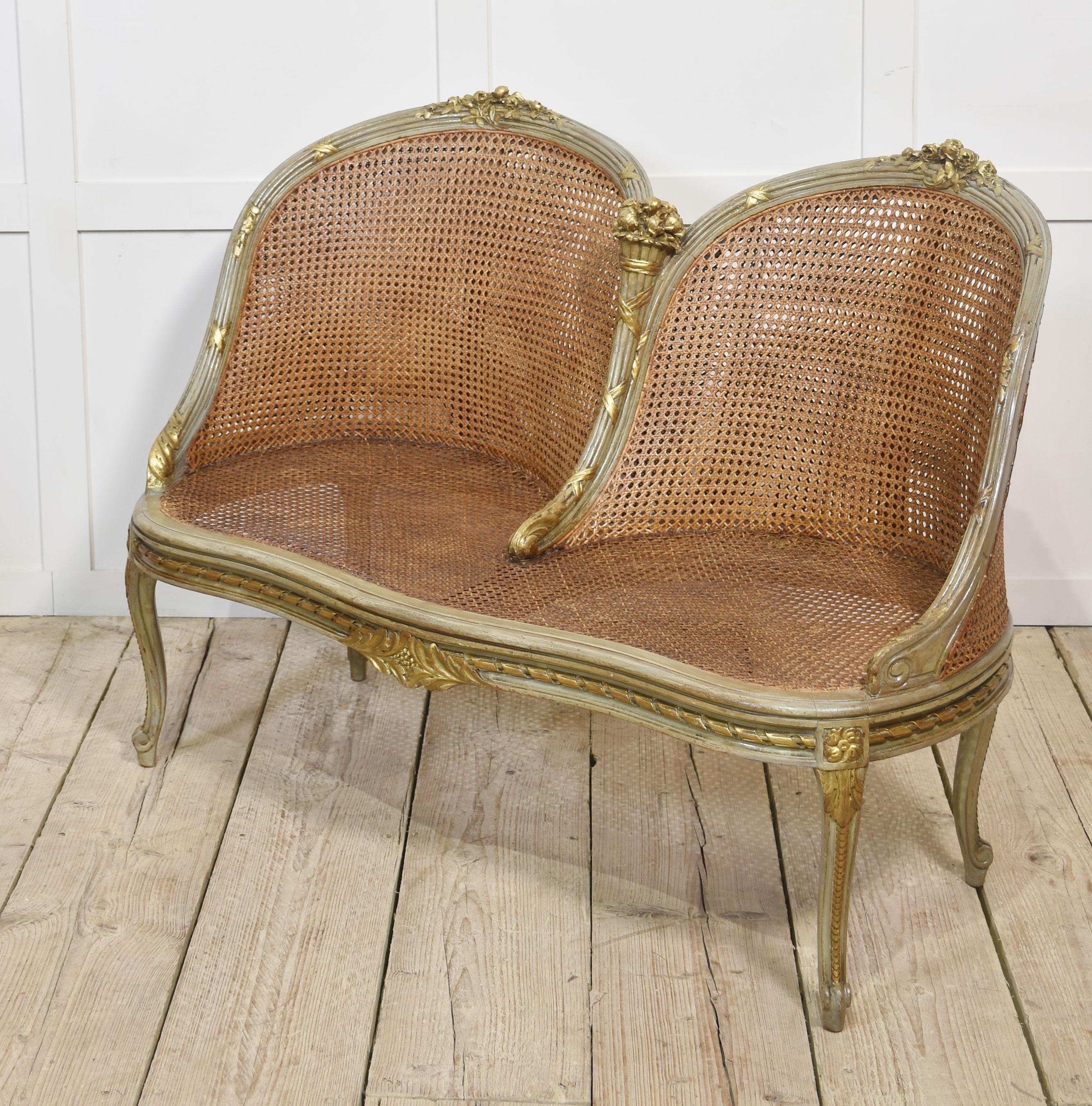 Canapé pintado y dorado a paquete en venta 5