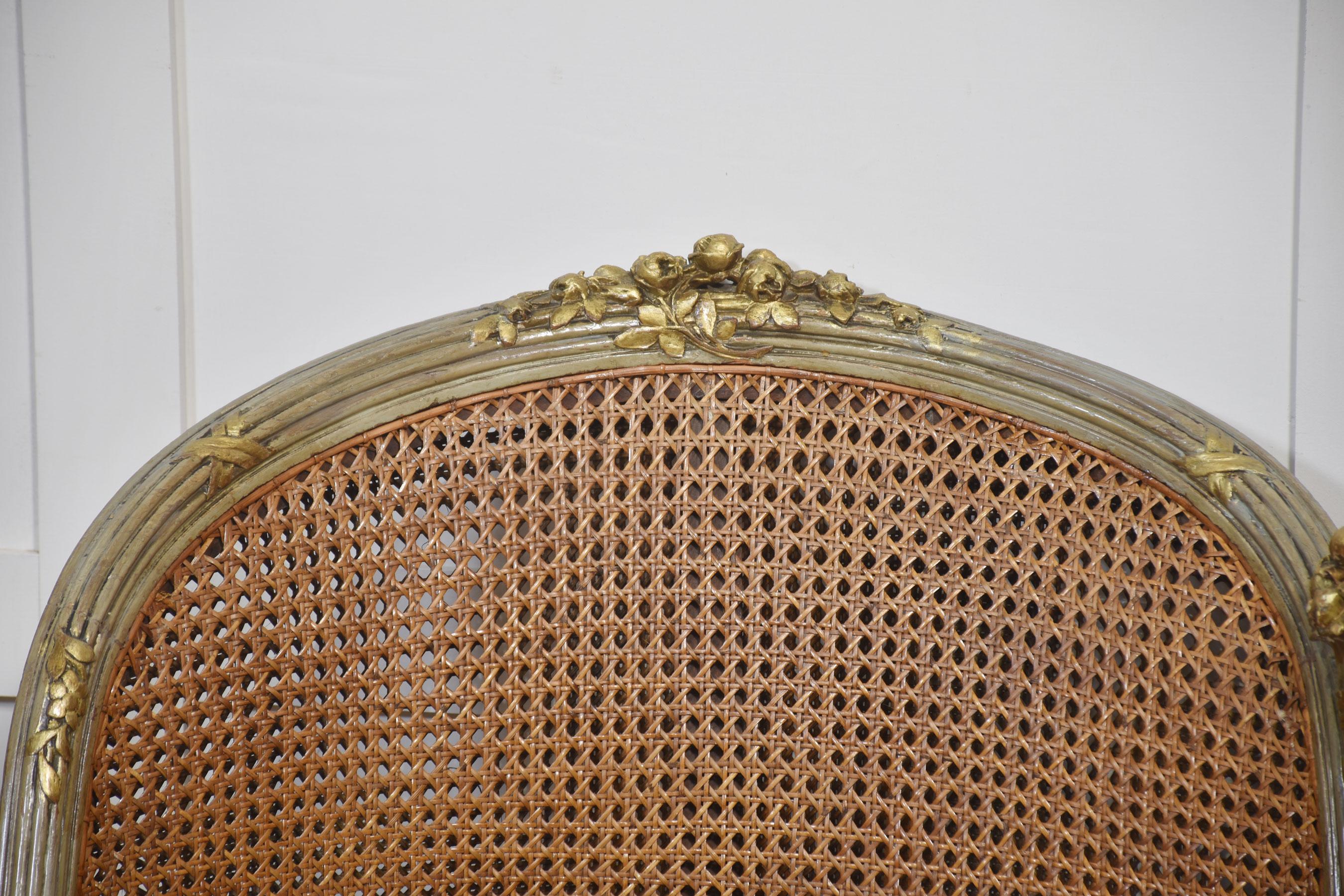 Canapé pintado y dorado a paquete Francés en venta