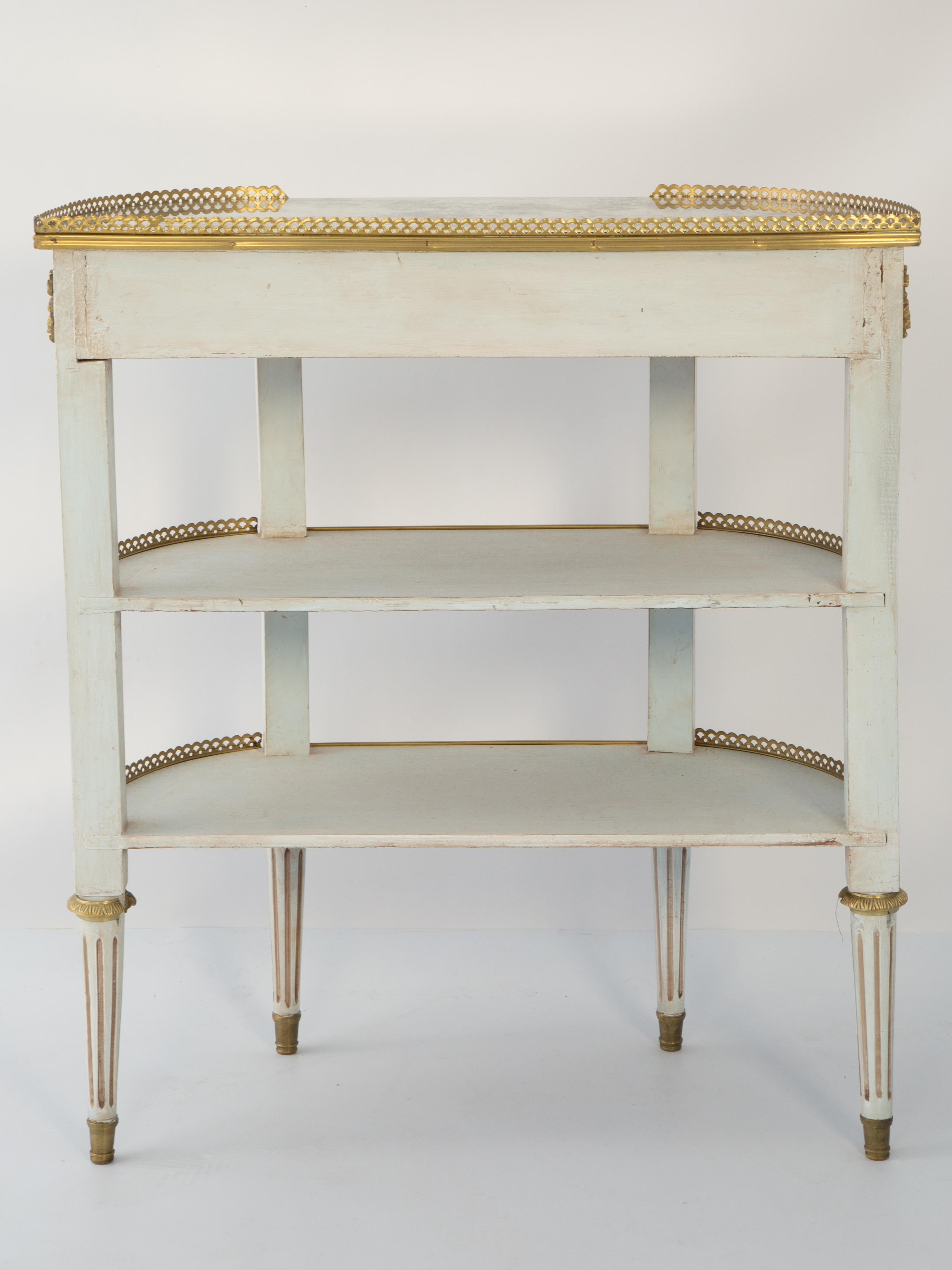 Gemalte und vergoldete Konsole im Louis-XVI-Stil mit verspiegelter Platte (Louis XVI.) im Angebot