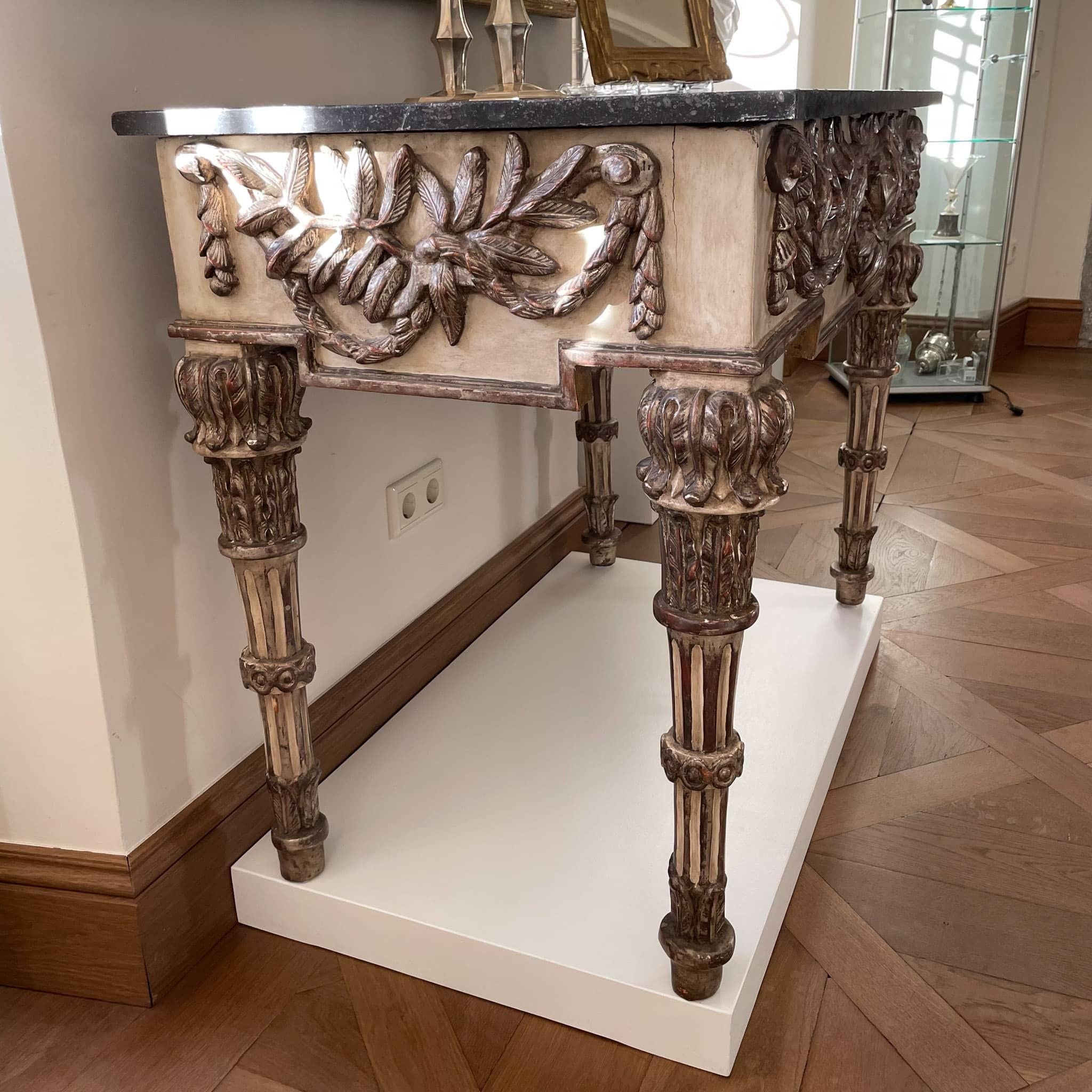 Painted and Silver patinated Console Table with Marble Top, Italian circa 1790 In Good Condition For Sale In Greding, DE