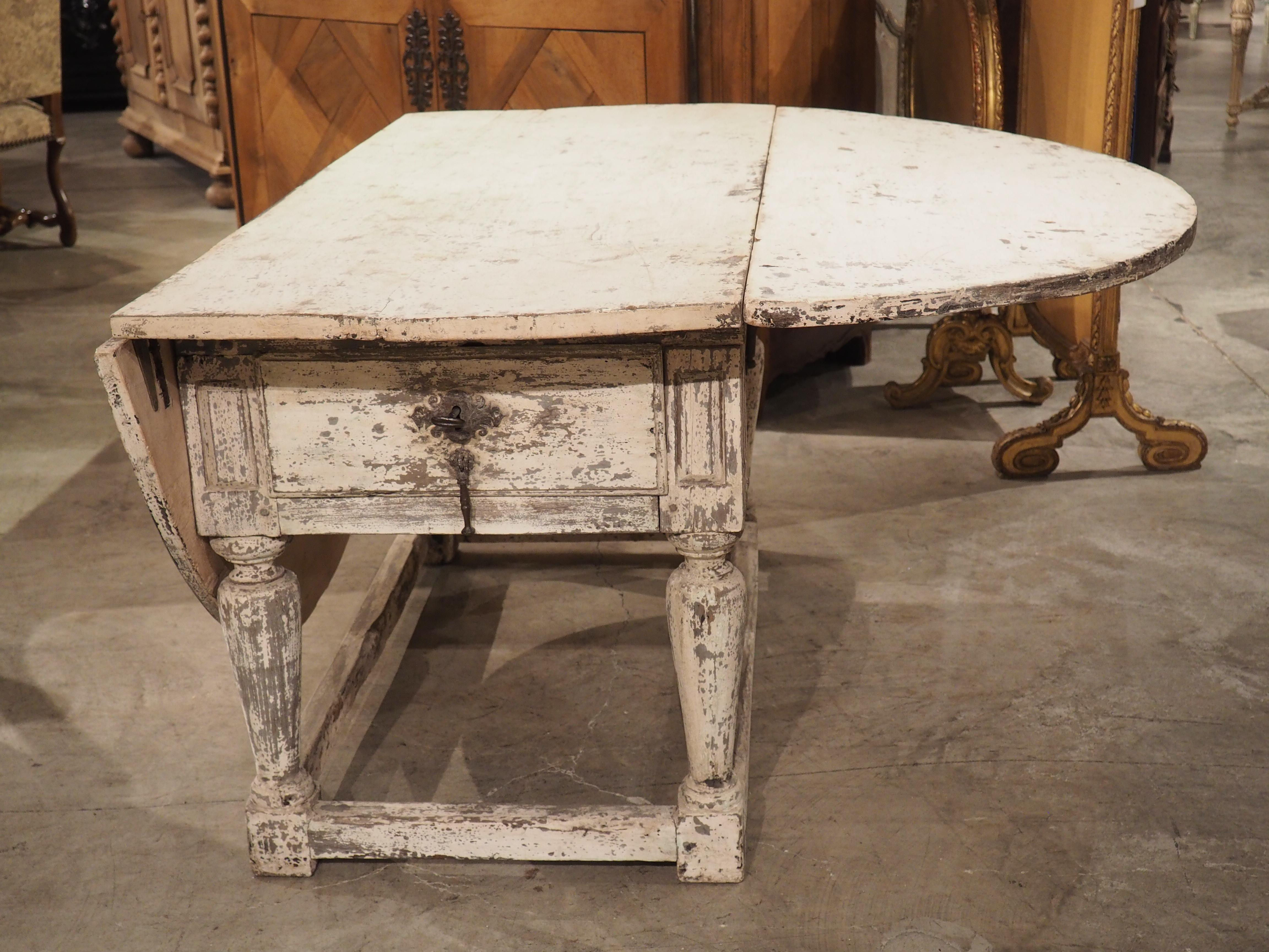 Painted Antique Drop-Leaf Oak Table from Italy, 17th Century 7