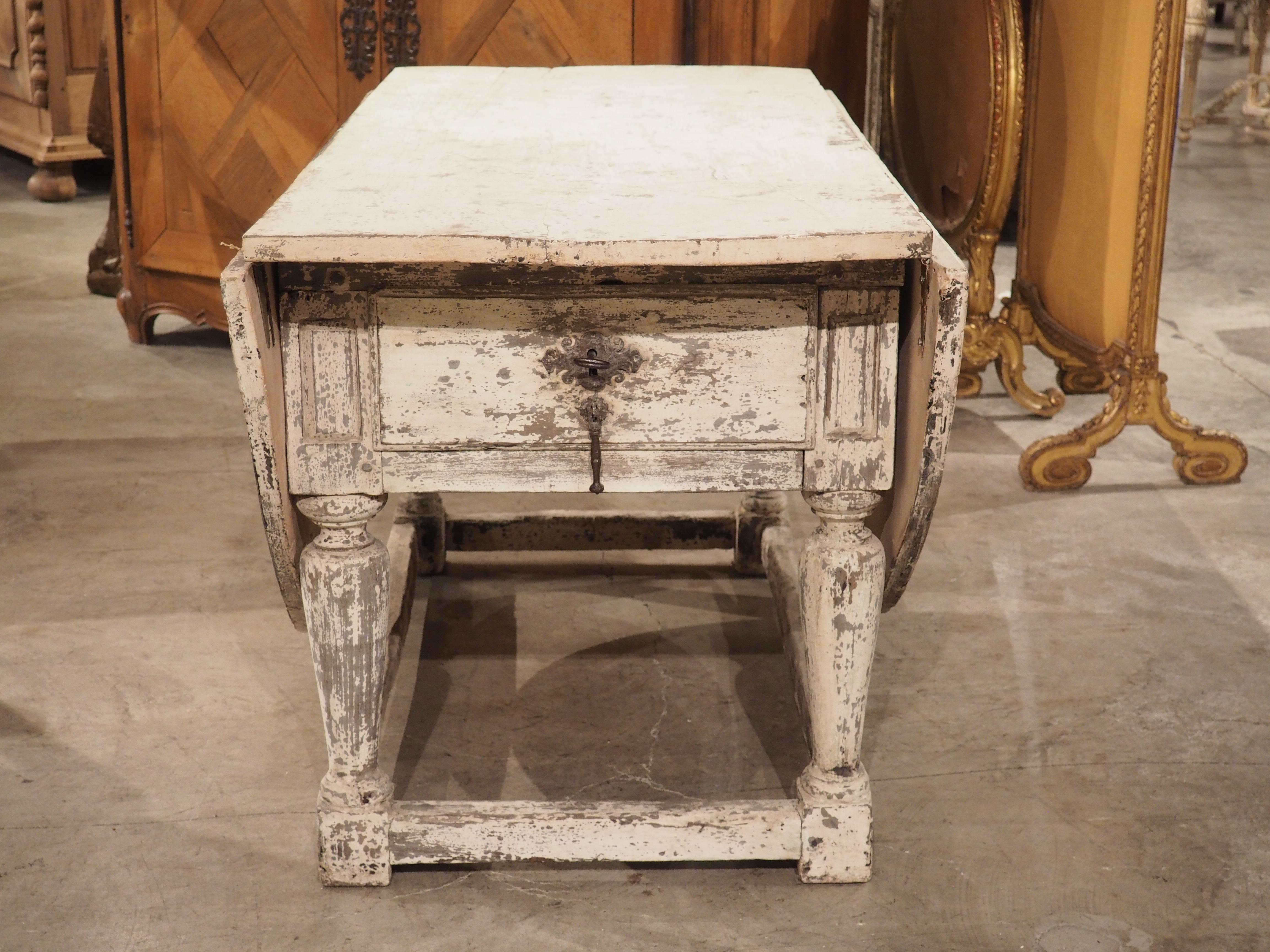 Painted Antique Drop-Leaf Oak Table from Italy, 17th Century 10