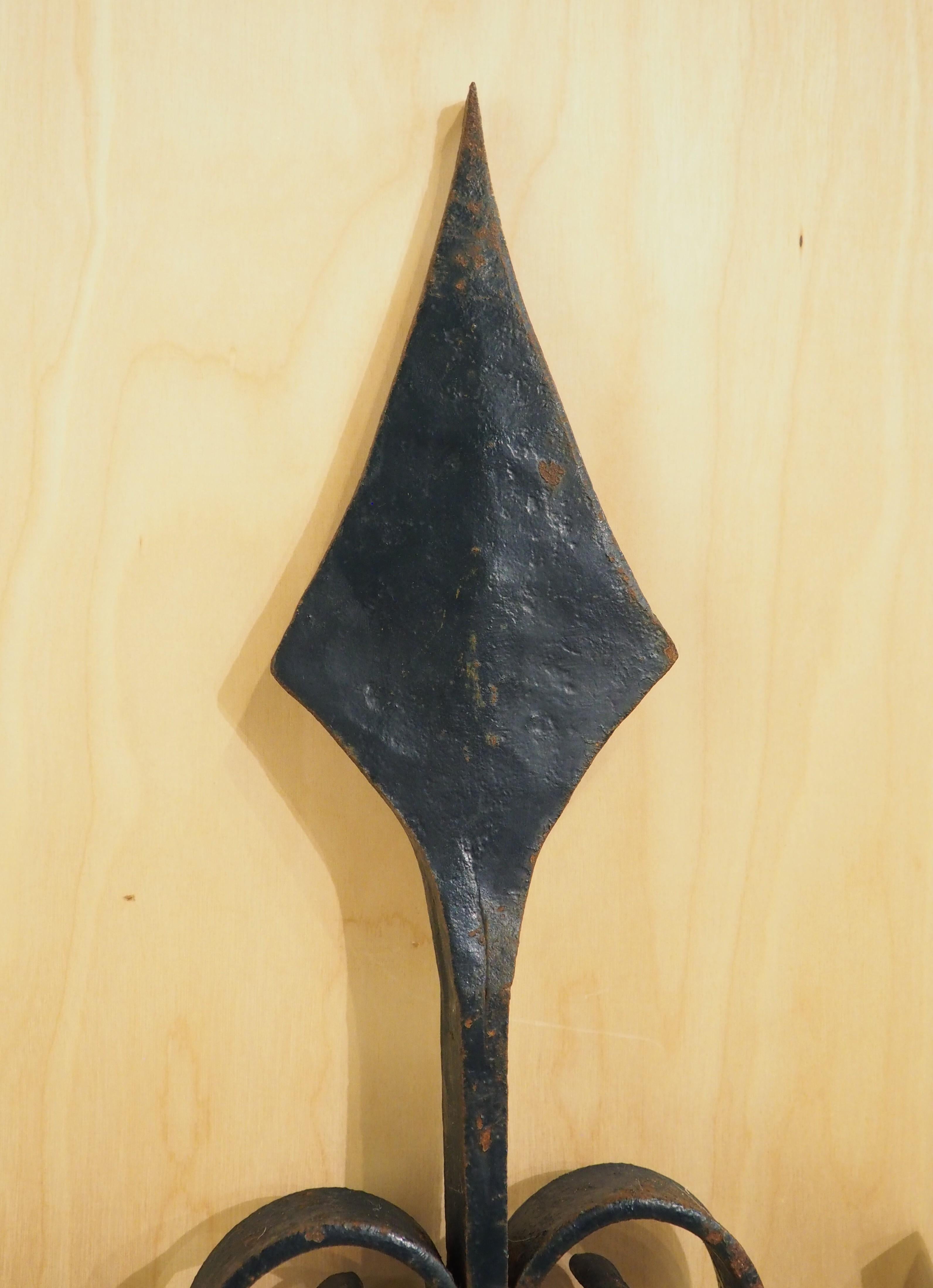 Painted Antique French Coat of Arms Plaque on Wrought Iron Backing, Circa 1900 For Sale 5