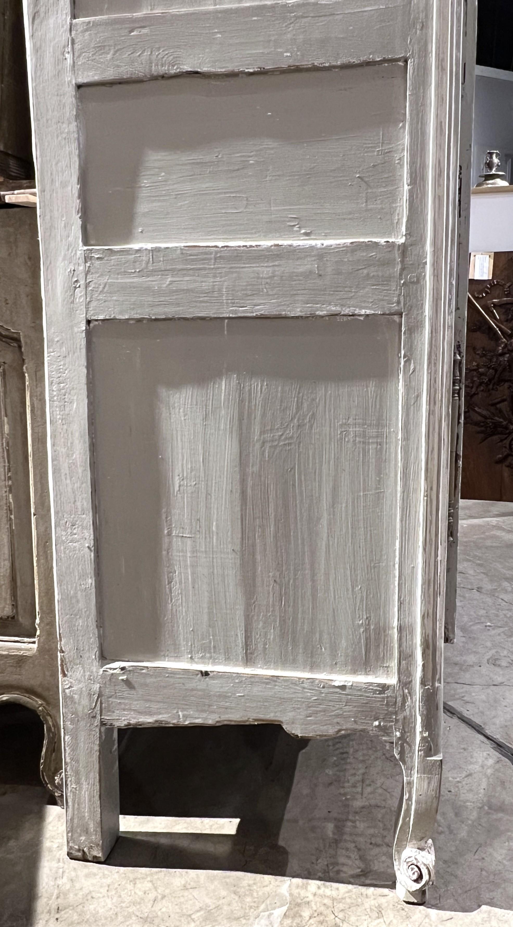 Armoire de Fécamp in Oak francese antico e dipinto, XIX secolo In condizioni buone in vendita a Dallas, TX