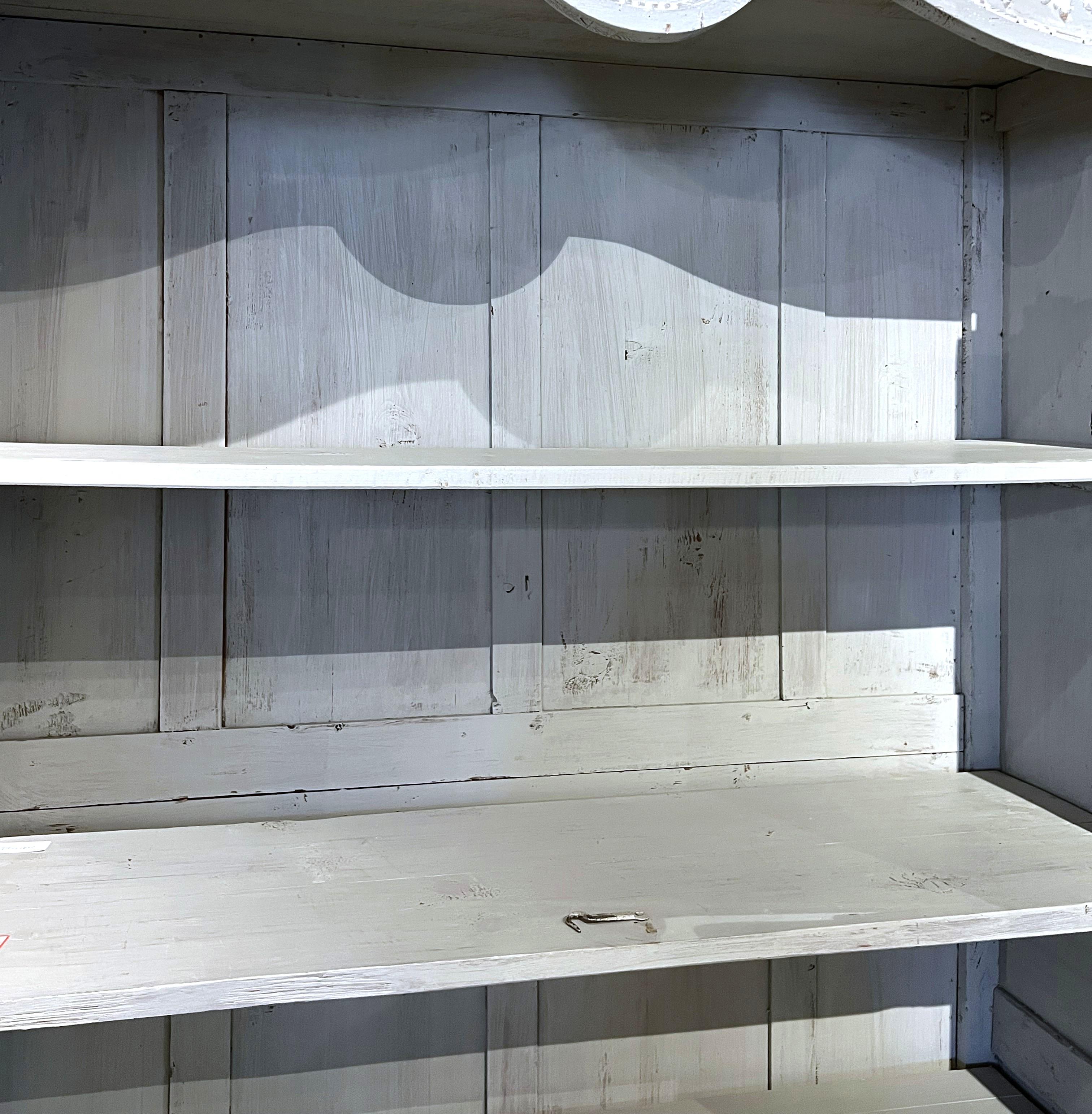 Metallo Armoire de Fécamp in Oak francese antico e dipinto, XIX secolo in vendita