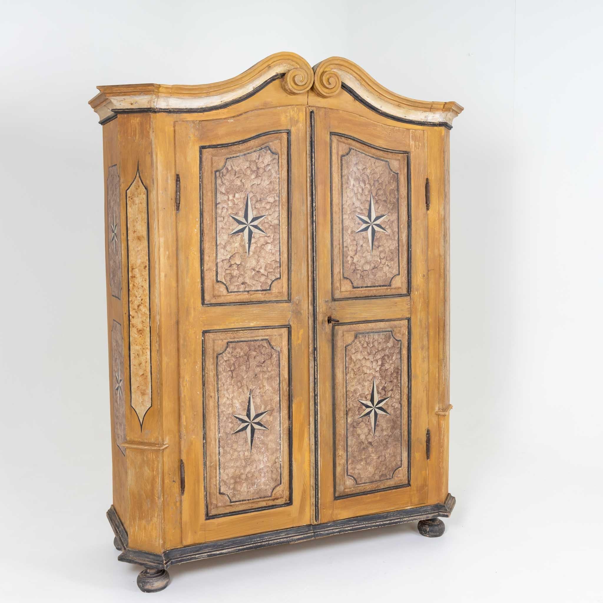 Painted Baroque Cabinet, 18th Century In Good Condition In Greding, DE