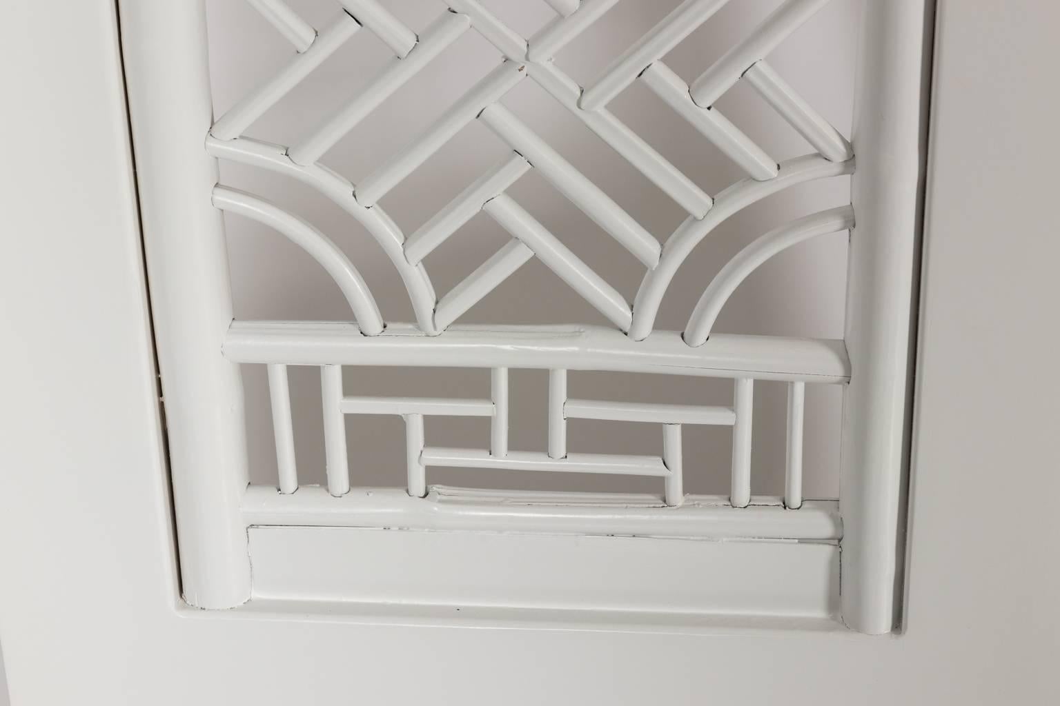 Painted Bent Bamboo Screen In Good Condition In Stamford, CT