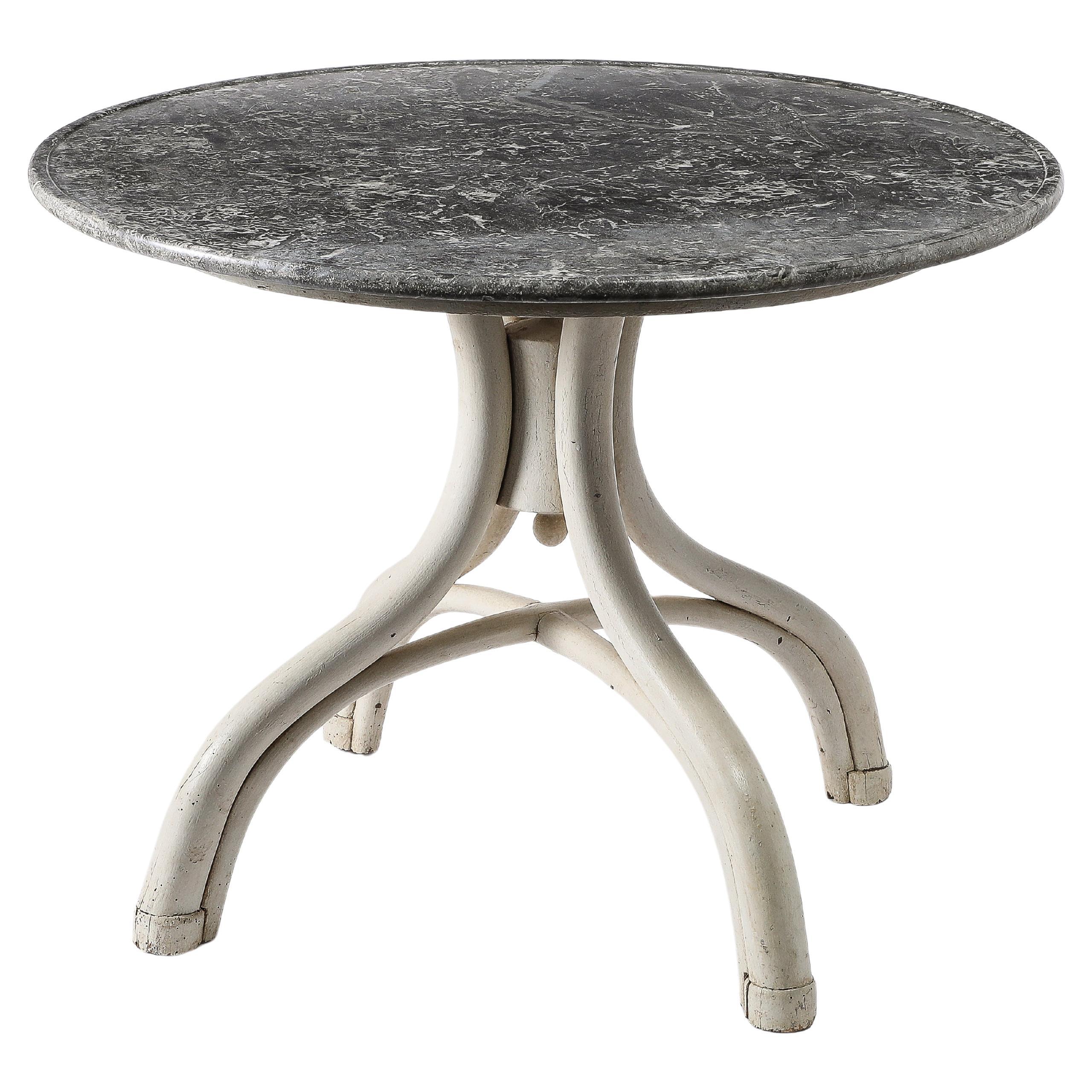 Tavolo da centro in bengala dipinto con piano in marmo scuro di Thonet, Austria, anni '40 in vendita