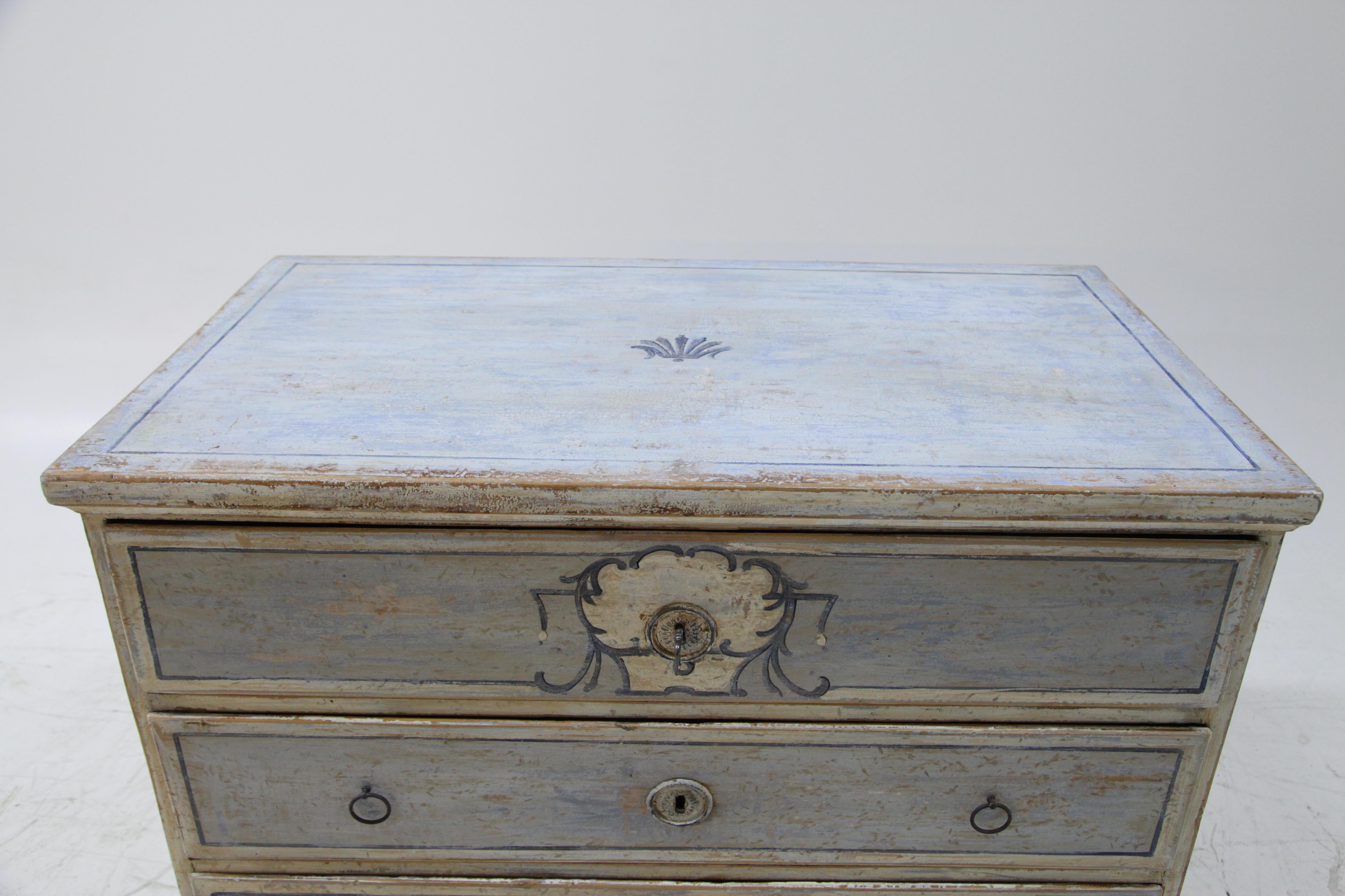 Painted Biedermeier Chest of Drawers, circa 1820 In Good Condition In Greding, DE