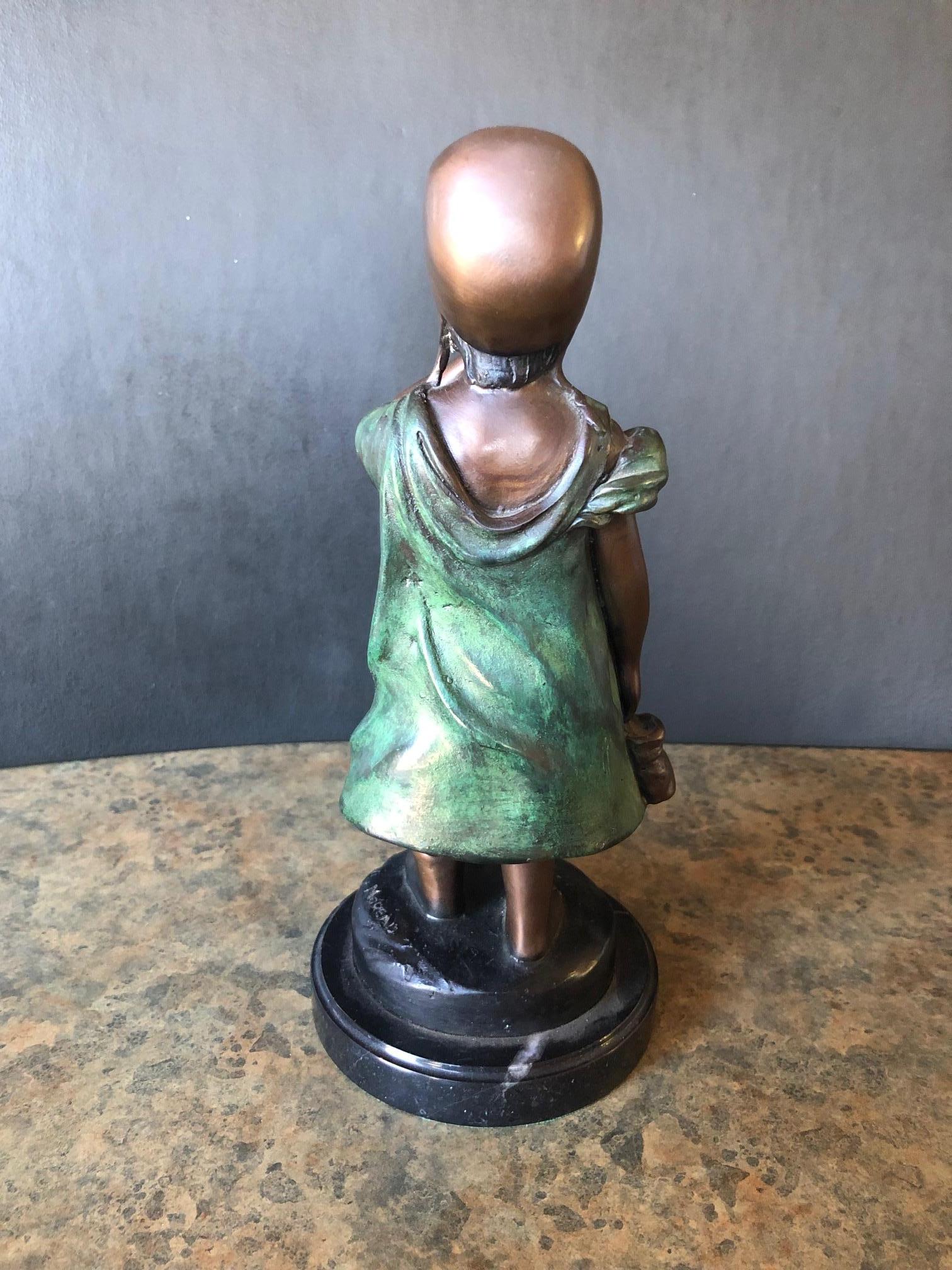 Moulage Sculpture en bronze peint d'une jeune fille par A Moreau en vente