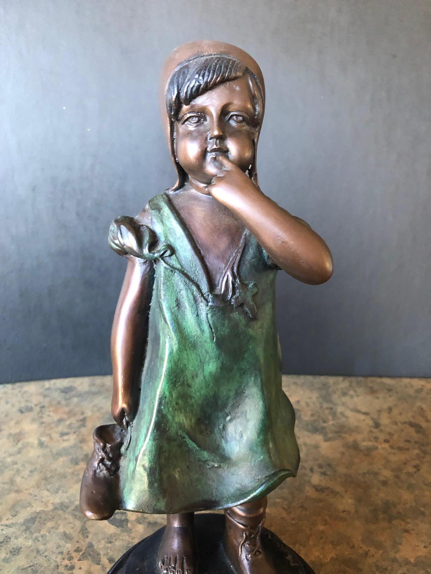 20ième siècle Sculpture en bronze peint d'une jeune fille par A Moreau en vente