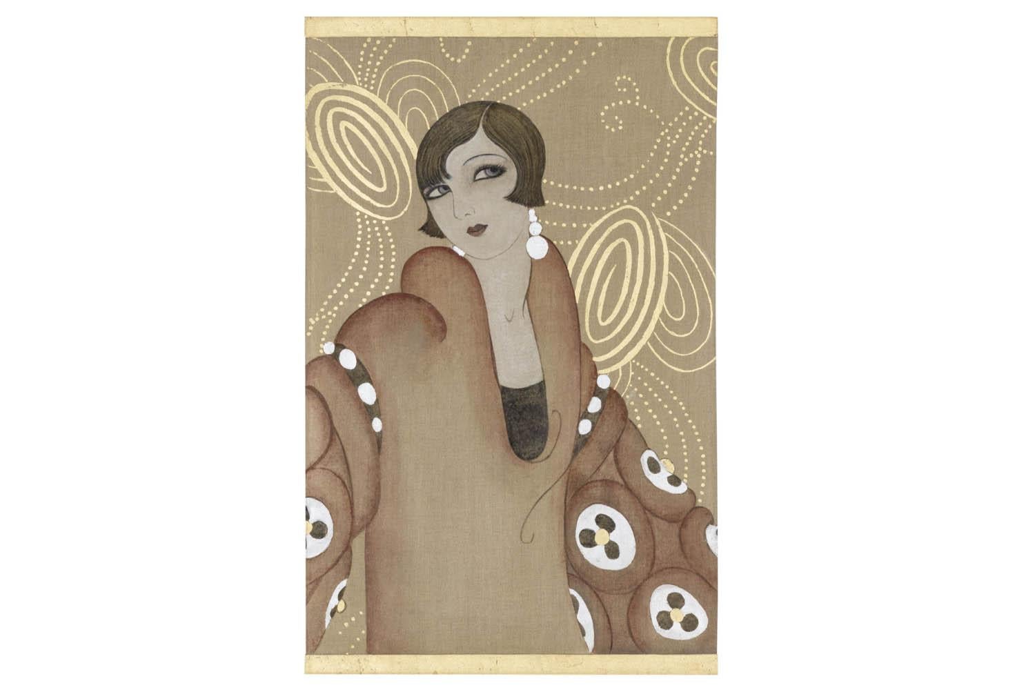 Painted canvas figuring a side view Art Deco woman. She wears a brown-orange coat with large sleeves with geometrical white, black and gilt motifs. She wears white earrings. She has short black hairs.
Brown background with gilt geometrical