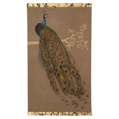Lienzo pintado que representa un pavo real sobre una rama. Obra contemporánea.